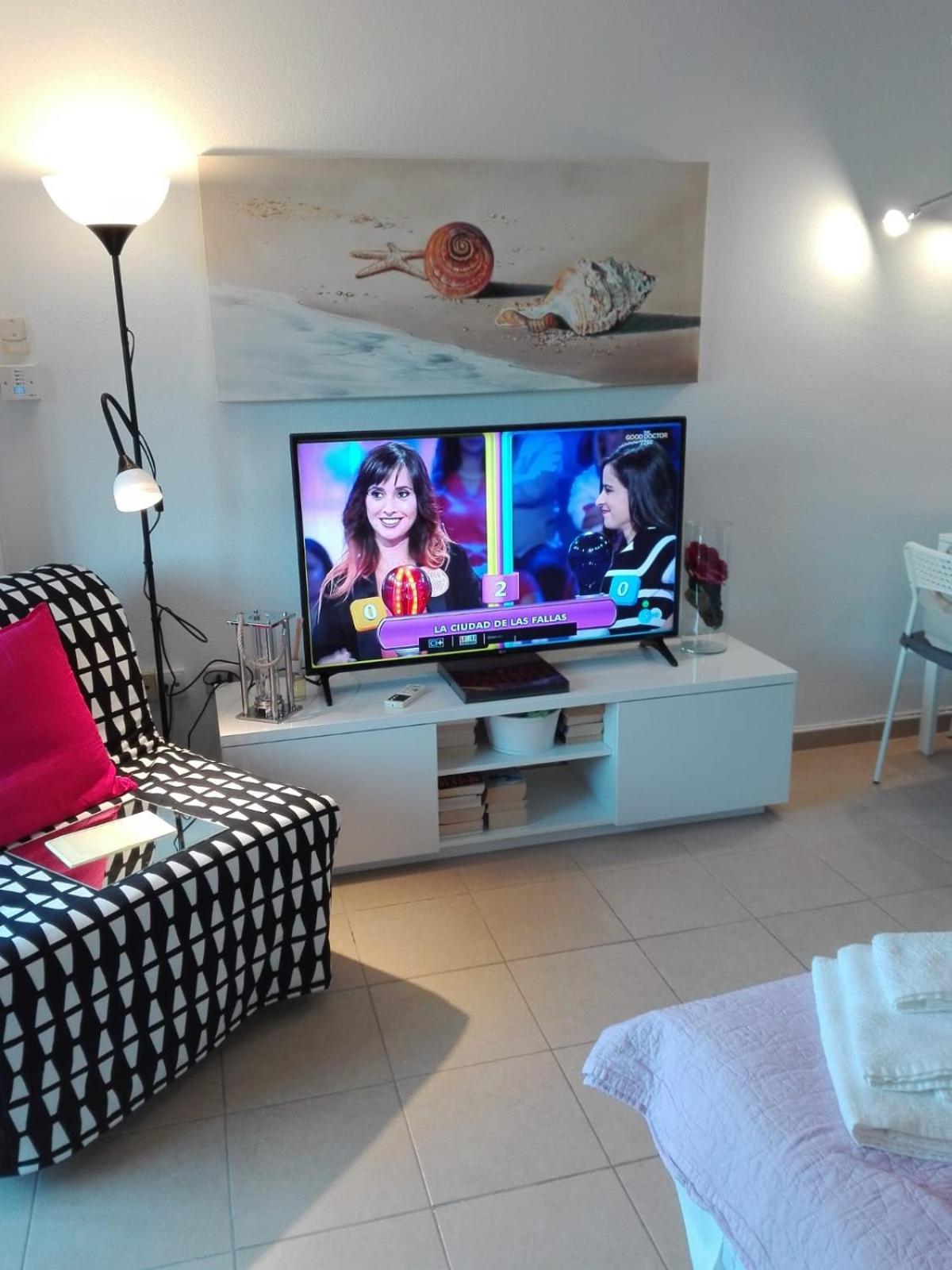 Studio Apartment photo 2