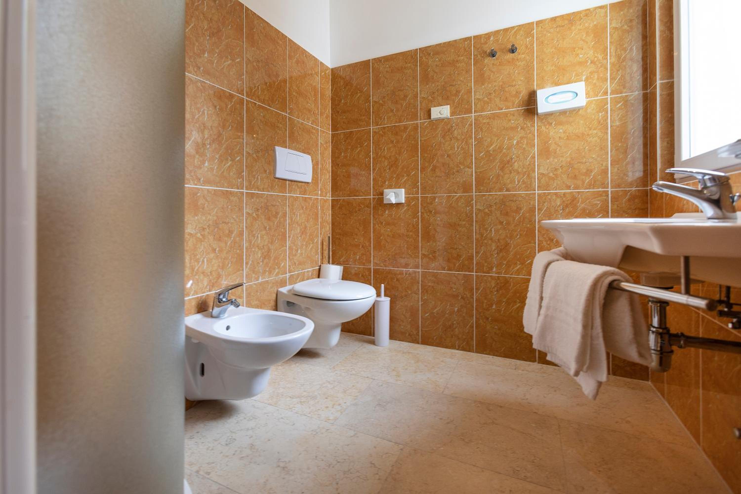 Triple Room with Lake View - Photo 43