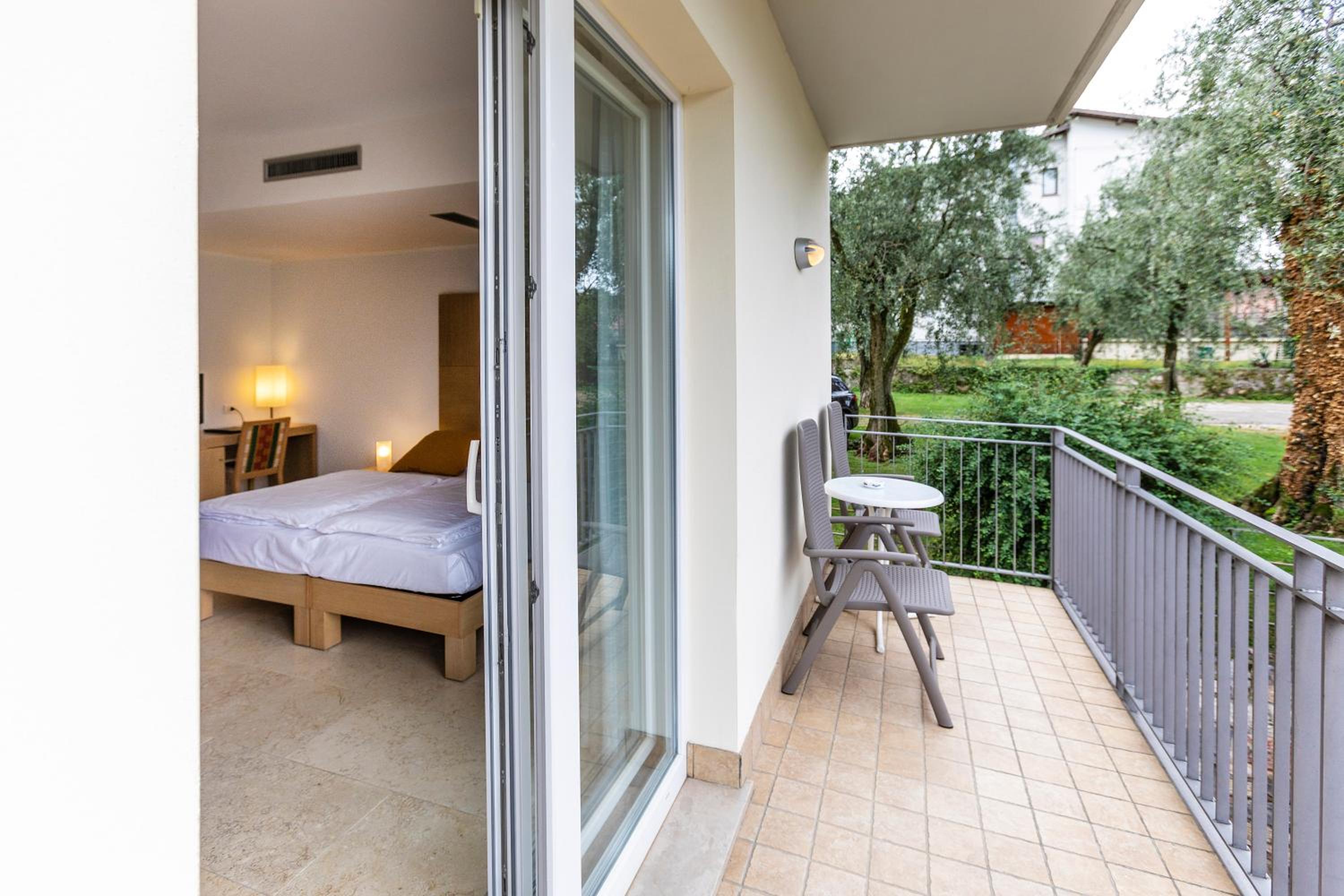 Standard Triple Room - Photo 6