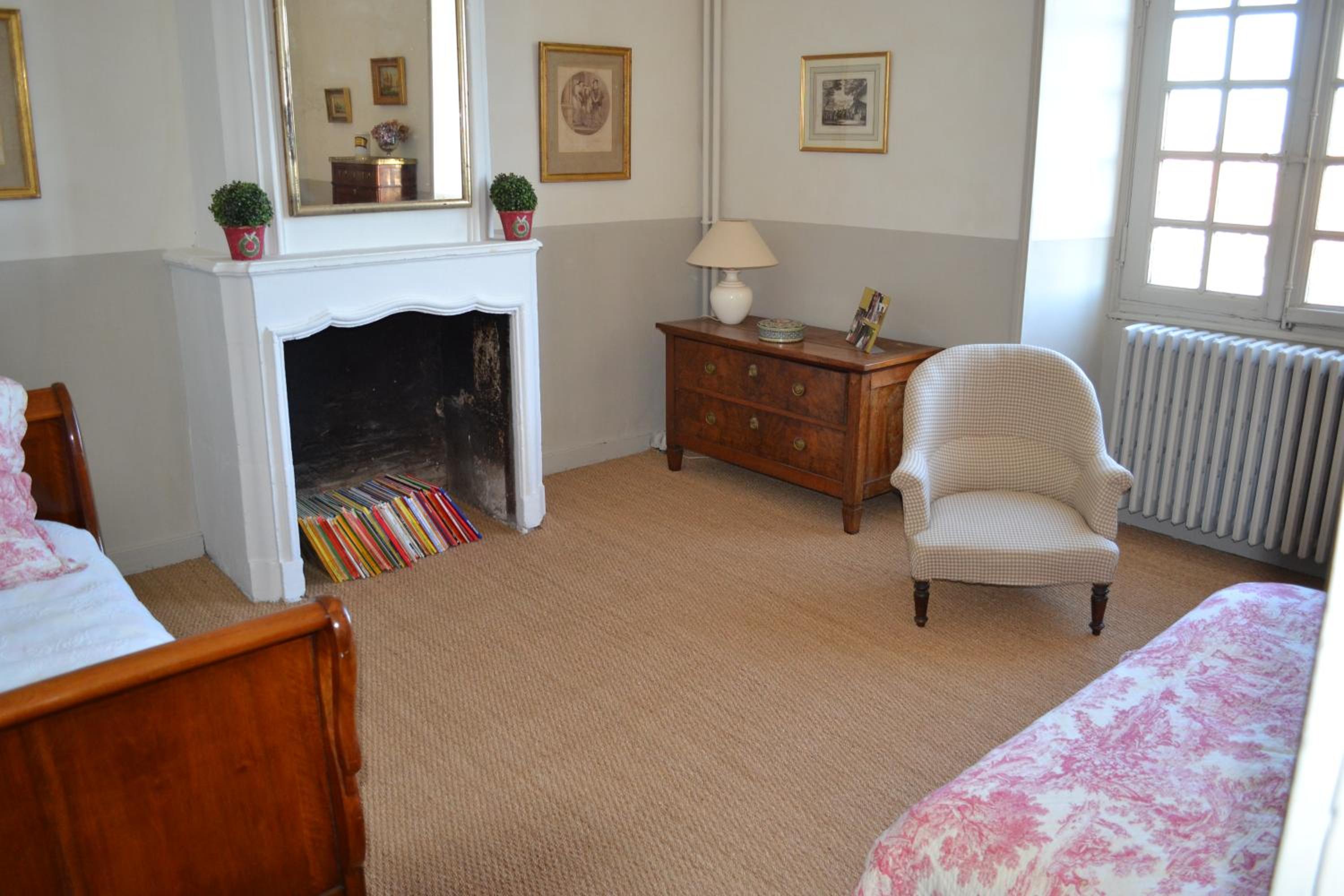 Deluxe Room (2 Adults + 1 Child) photo 1