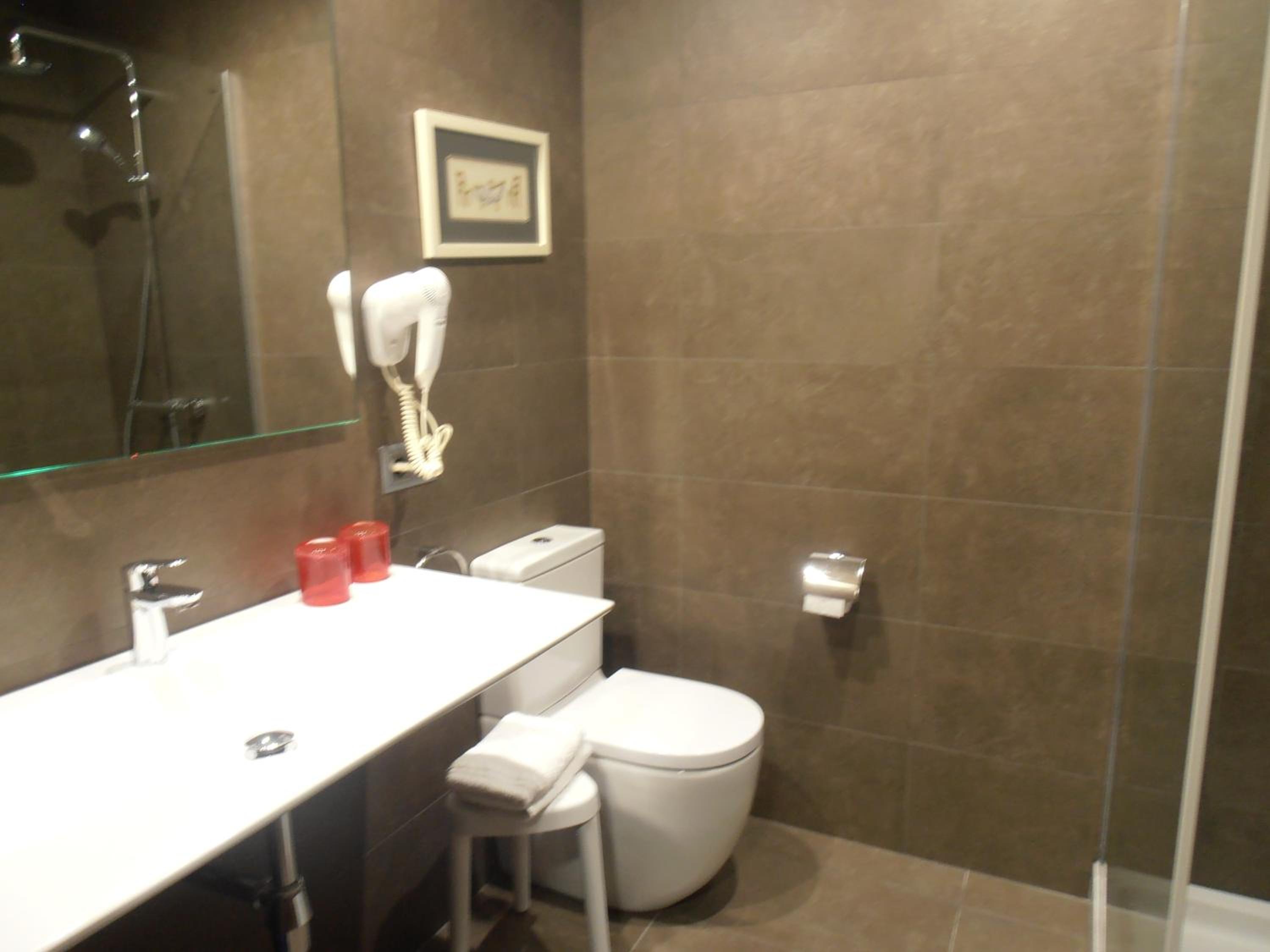 Superior Double Room with Balcony and River View - Photo 8
