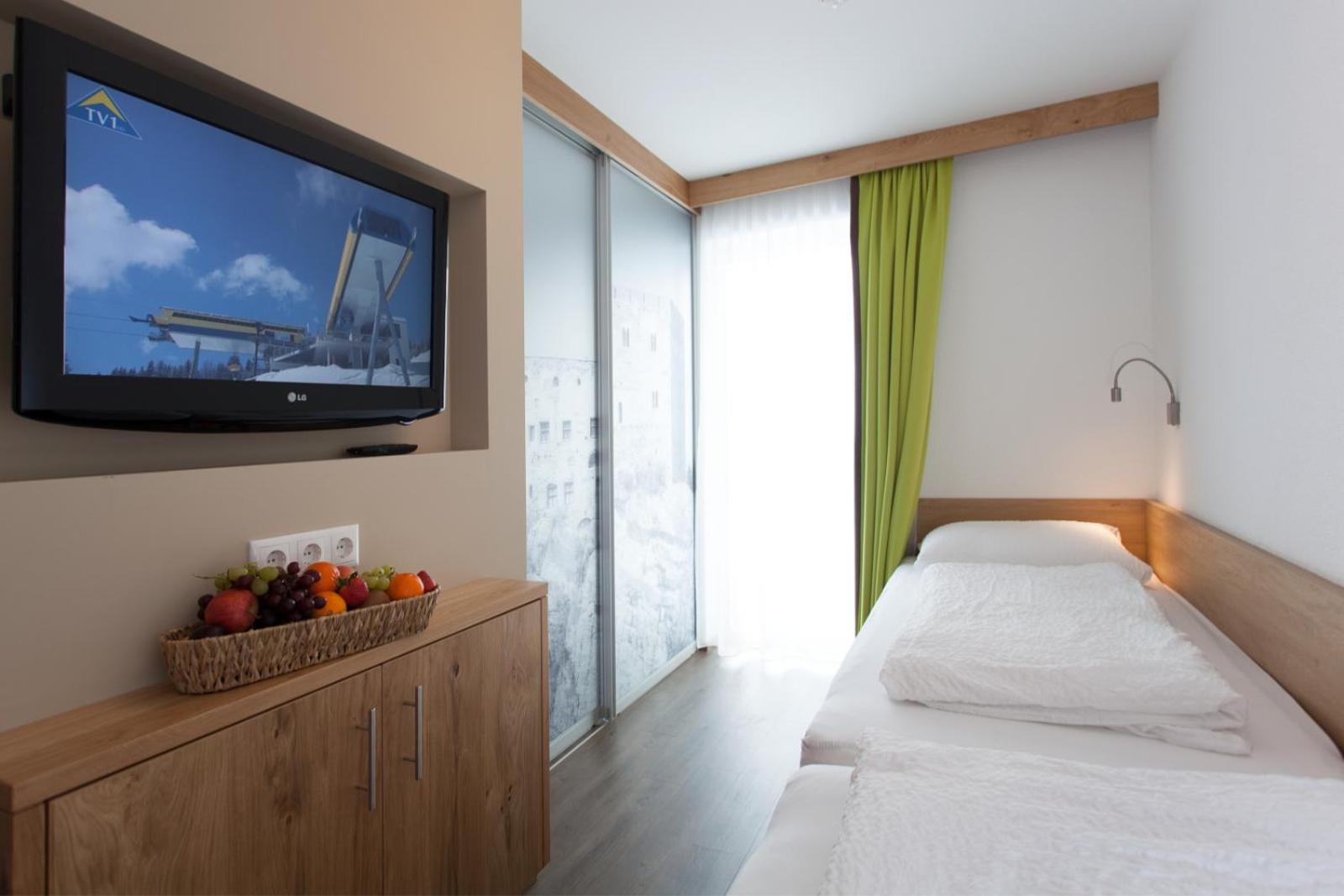 Superior Suite - Photo 6