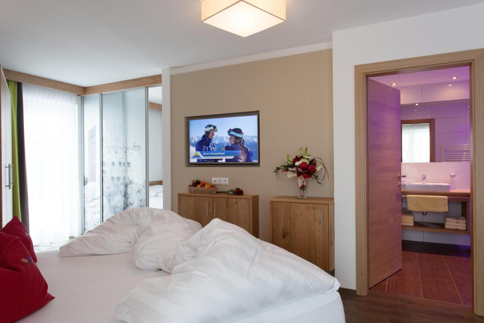 Superior Suite - Photo 7