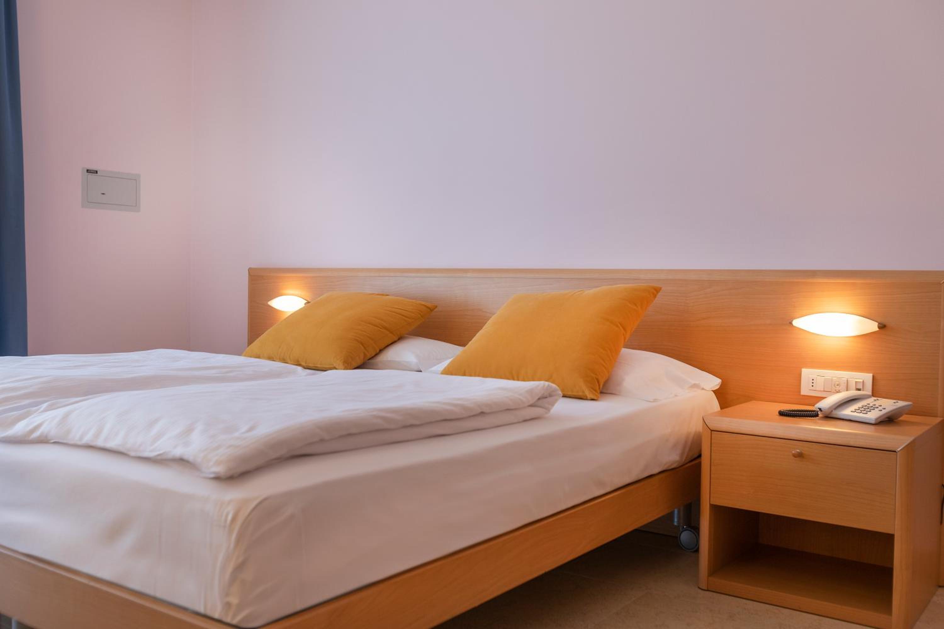 Standard Triple Room - Photo 17