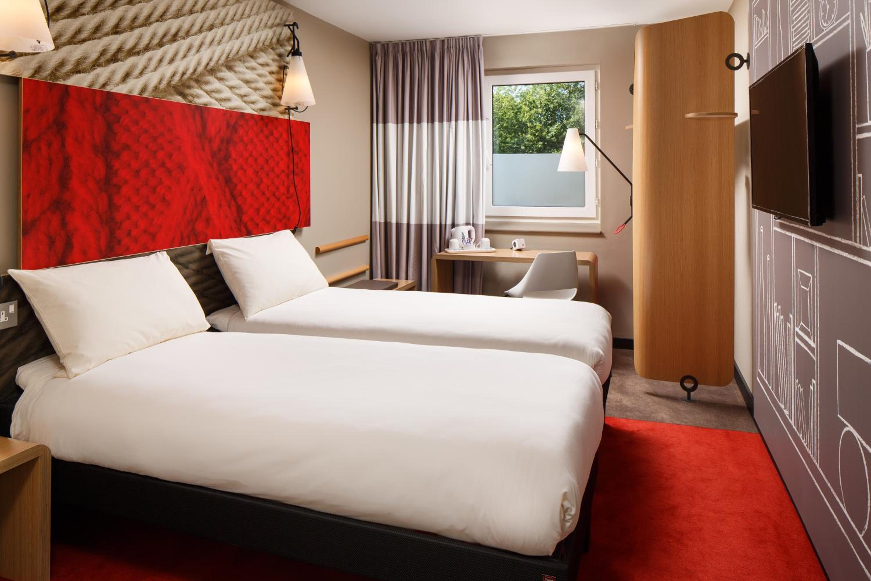 Twin Room - Photo 6