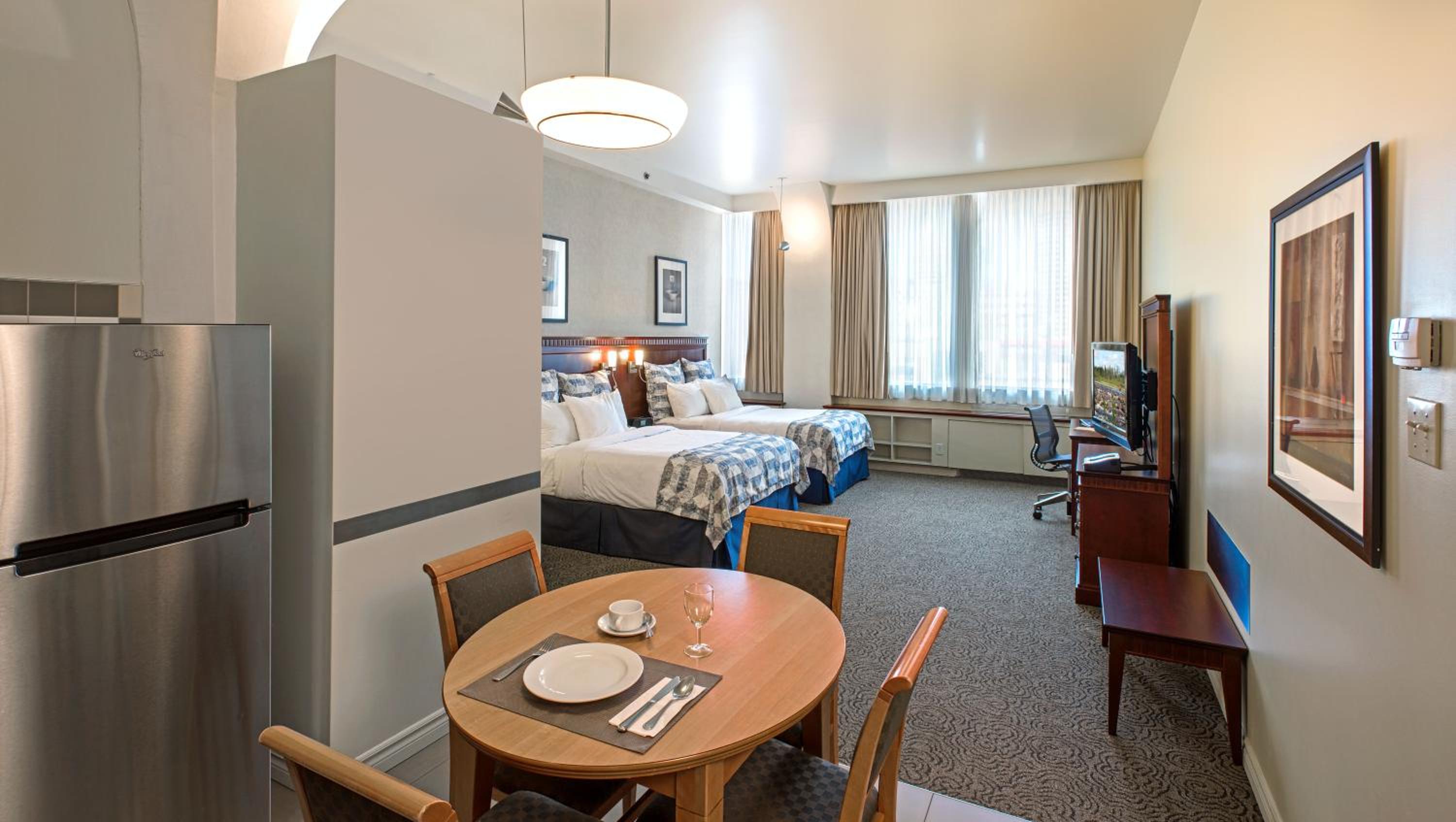 Studio with Two Double Beds - Photo 1