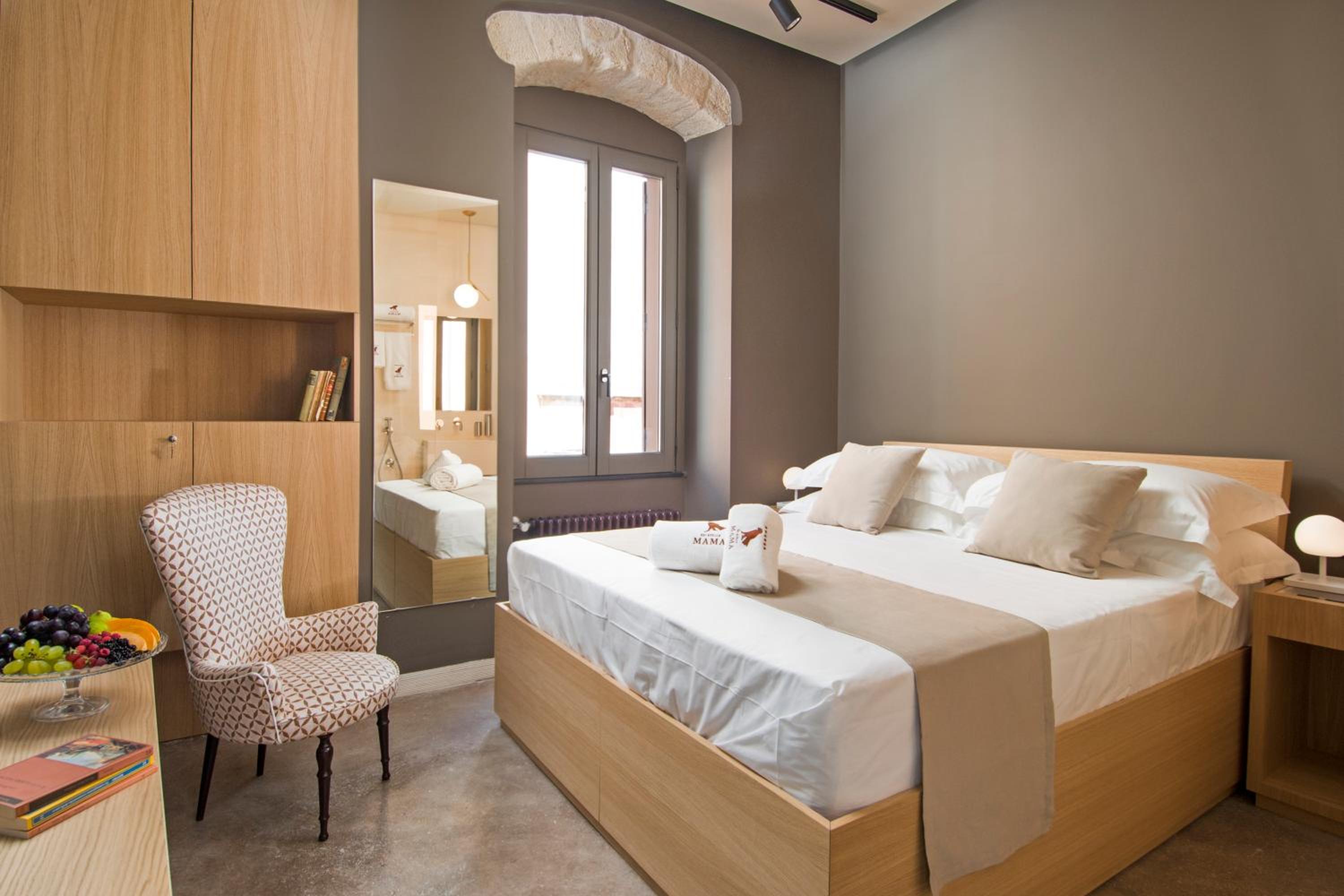 Design Double Room with Air Conditioning