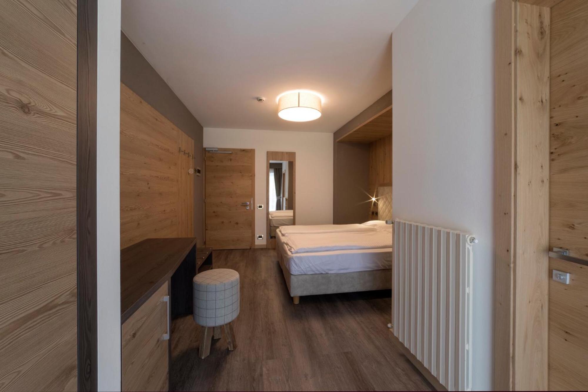 Deluxe Double or Twin Room - Photo 2