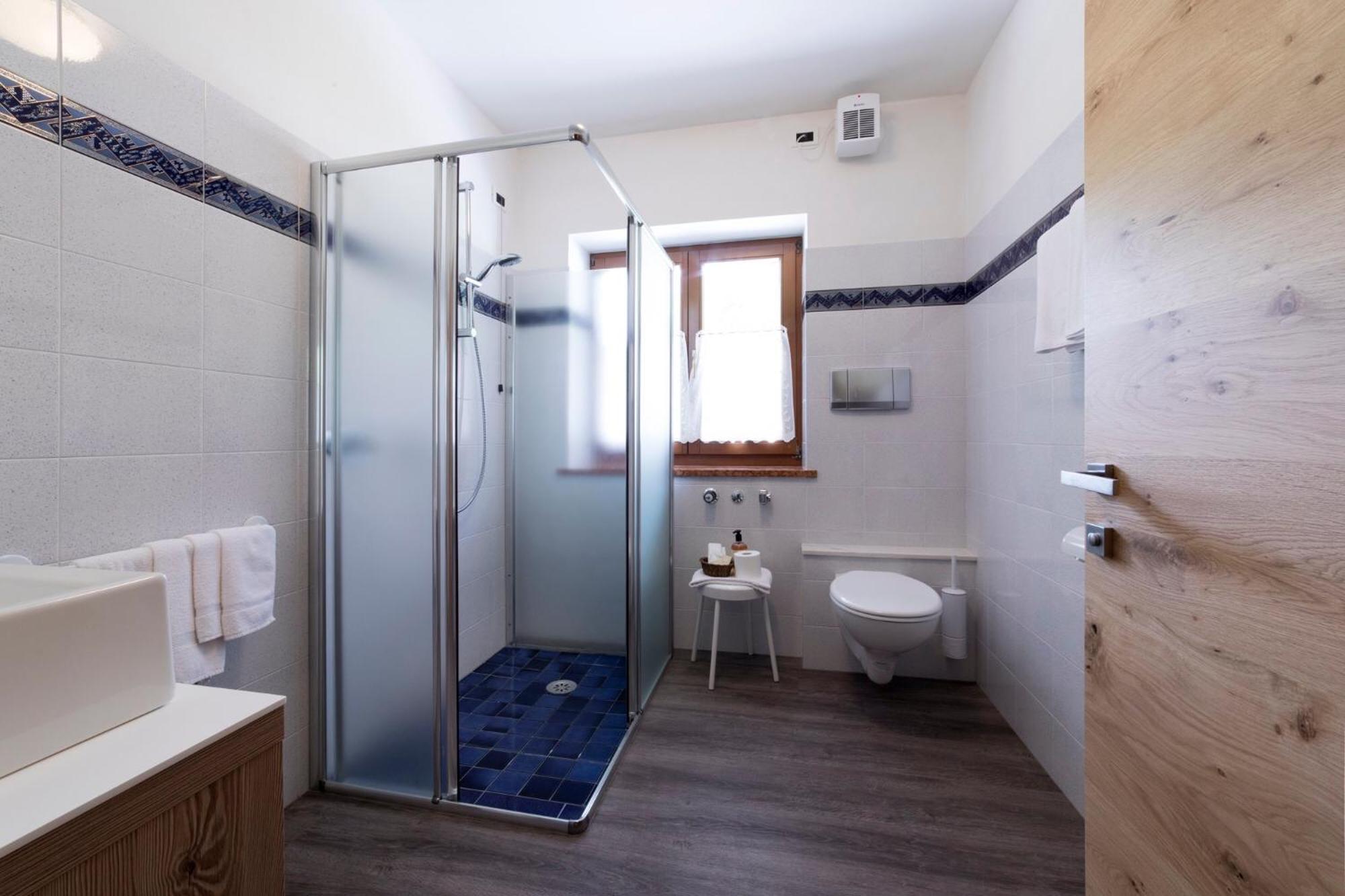 Deluxe Double or Twin Room - Photo 19