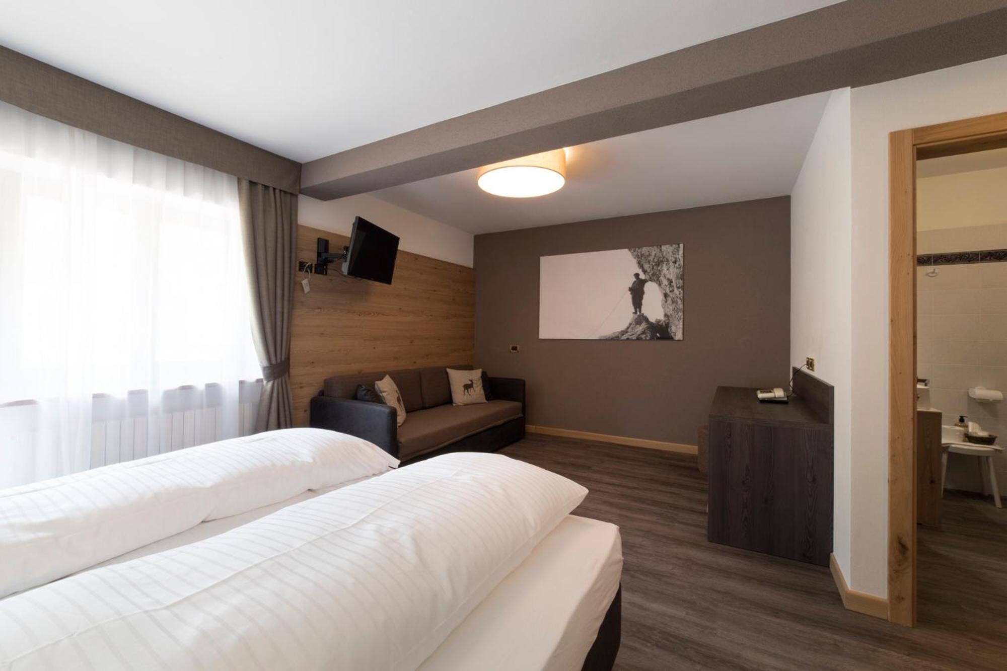 Deluxe Double or Twin Room - Photo 4