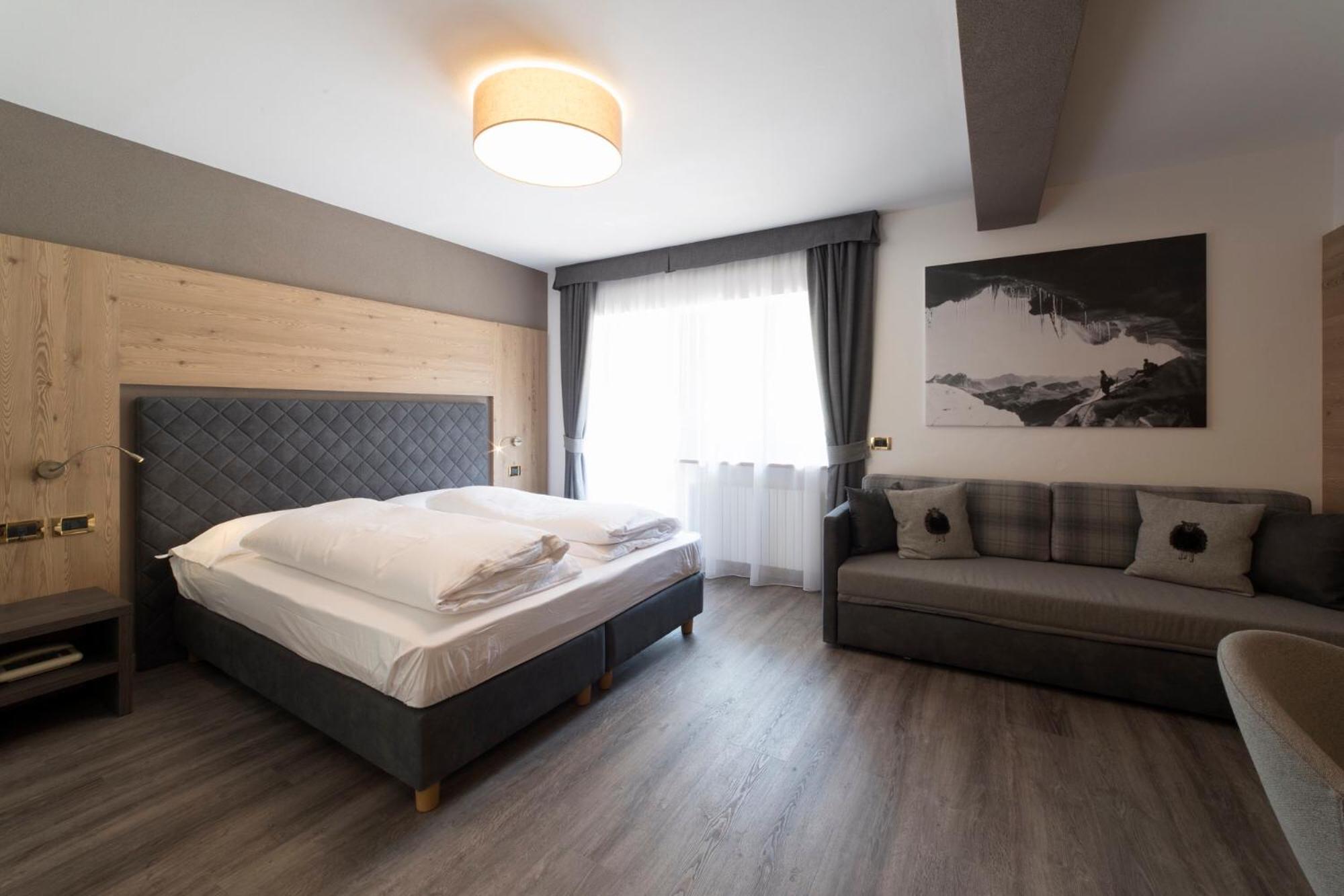 Deluxe Double or Twin Room - Photo 14