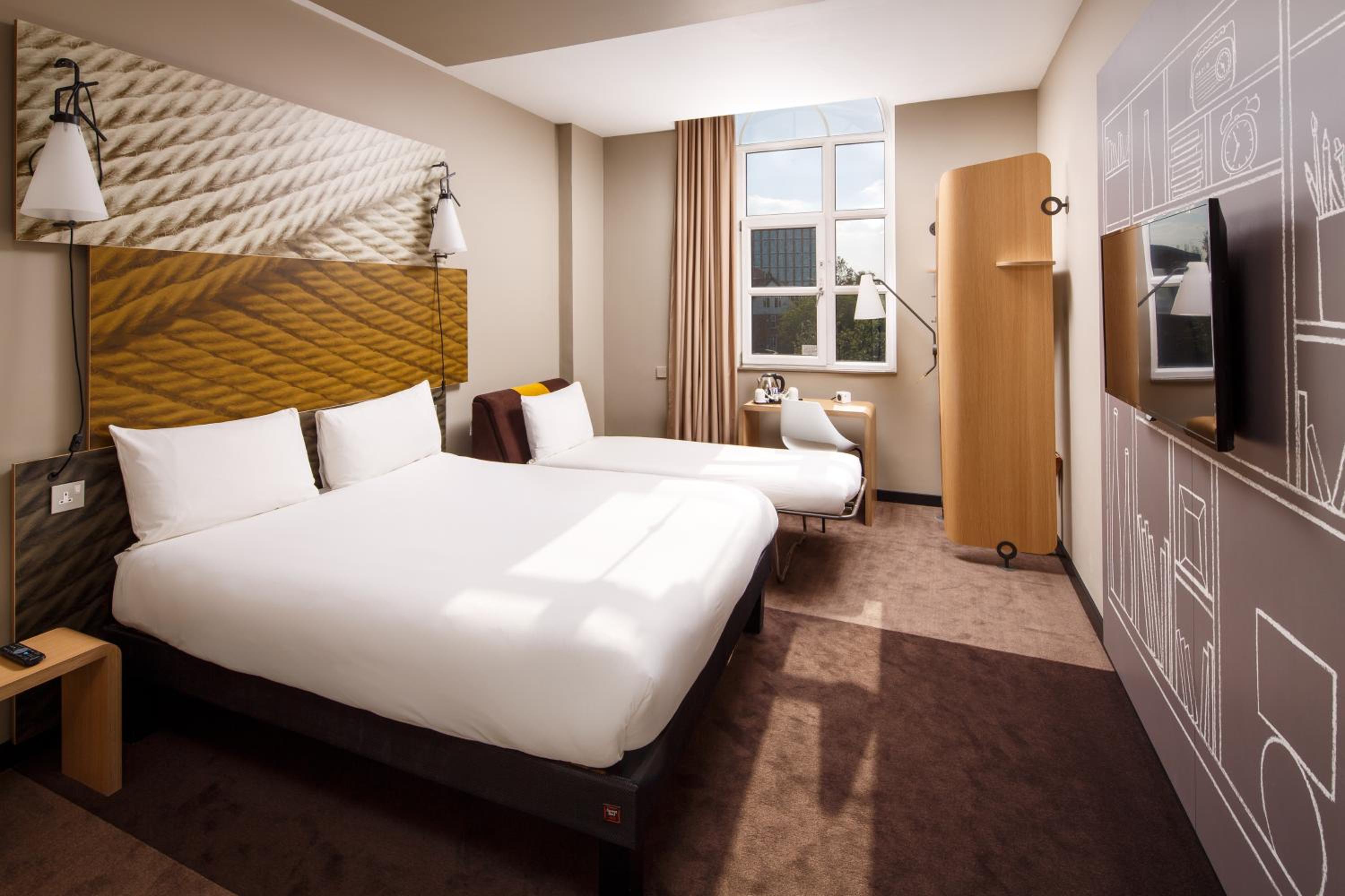 Twin Room - Photo 7