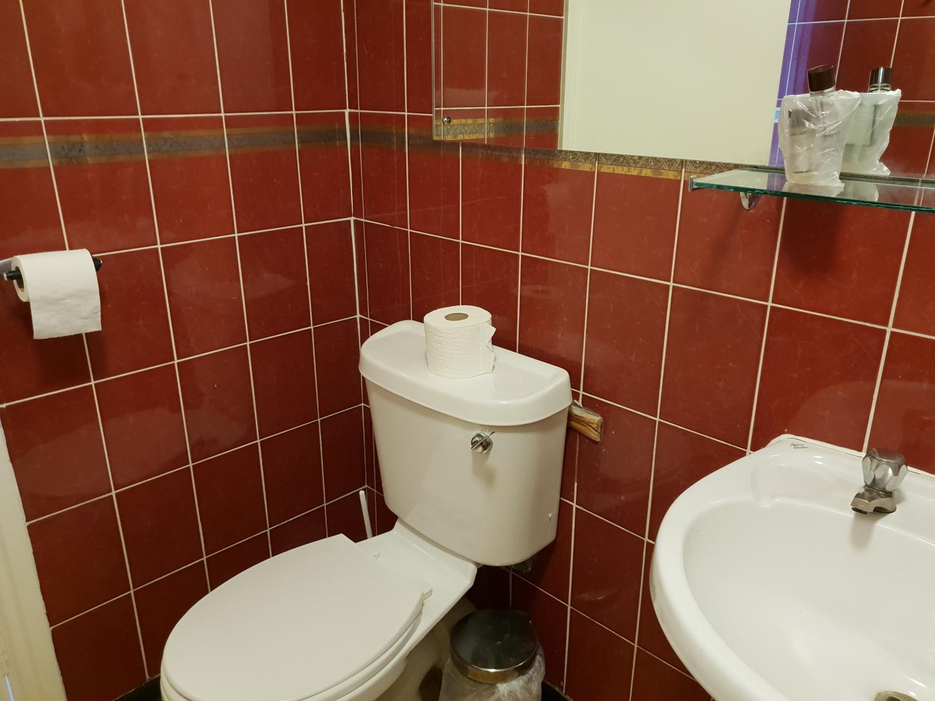 Double Room - Photo 8
