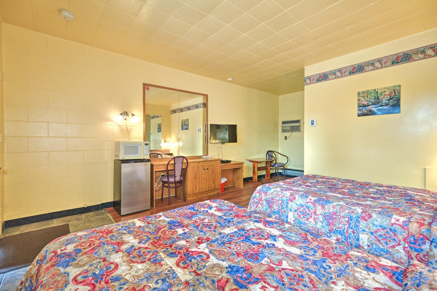 Double Room with Two Double Beds - Non-Smoking photo 3