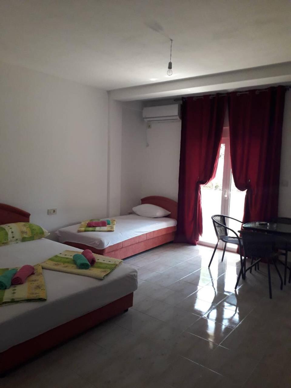 Studio Apartment - Photo 1