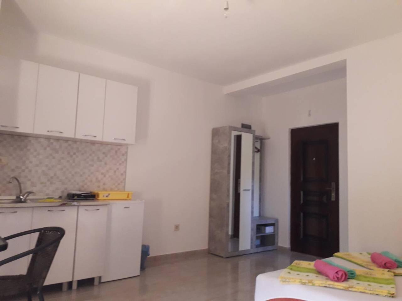 Studio Apartment - Photo 7