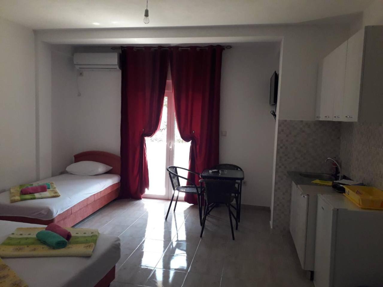 Studio Apartment - Photo 5