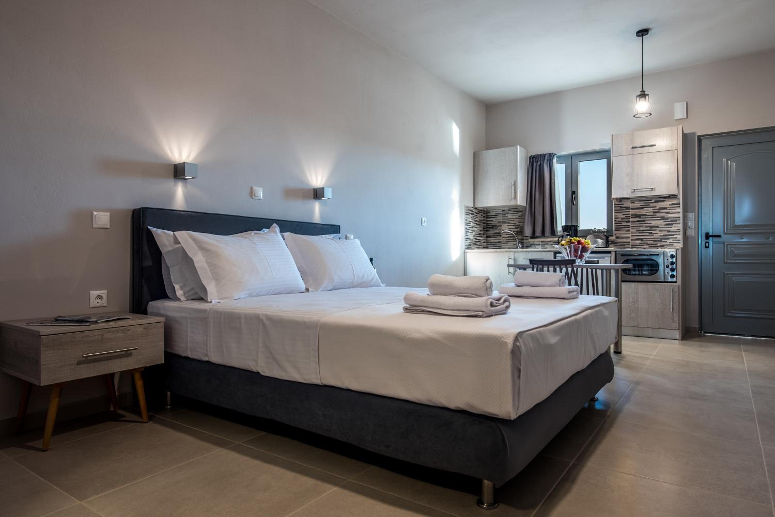 Studio Apartment with Sea View photo 1