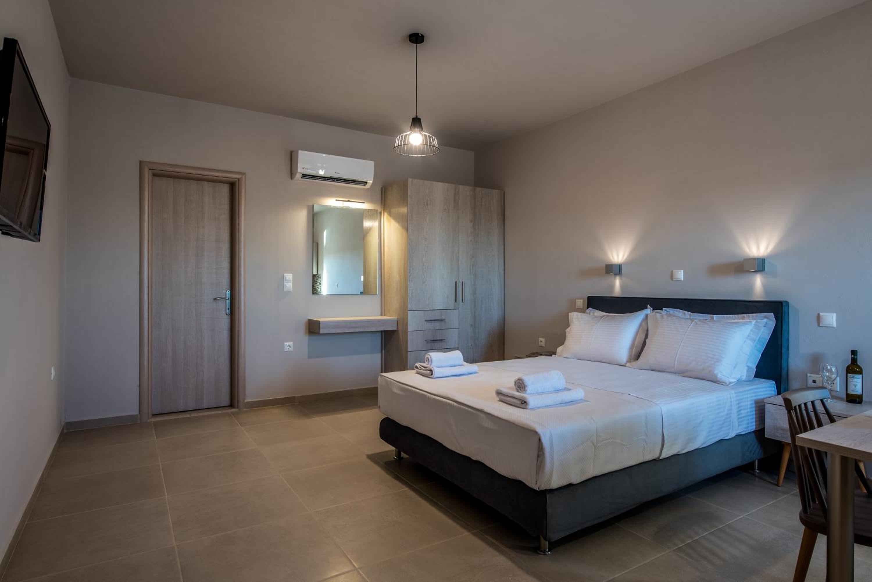 Studio Apartment with Sea View photo 1