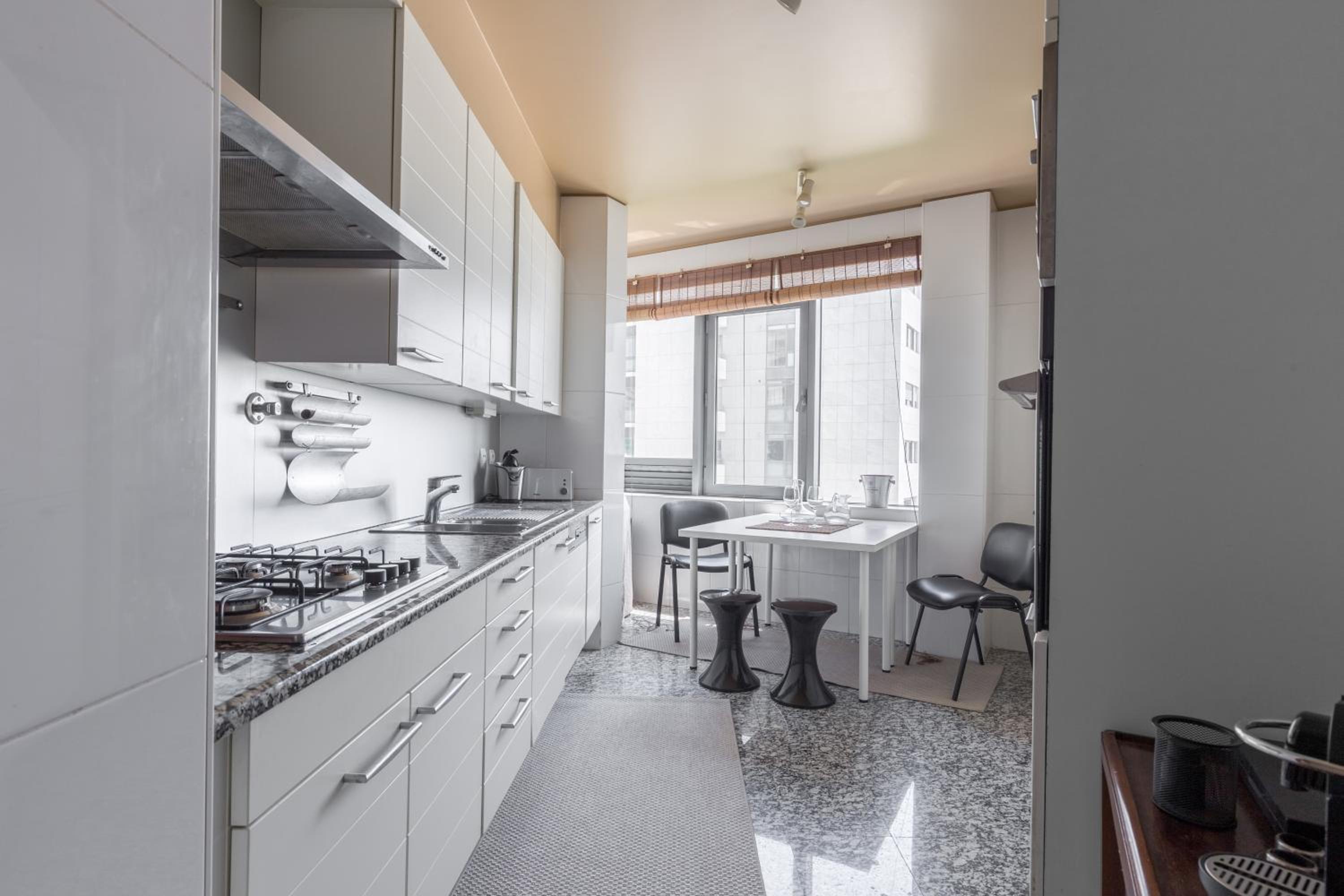 Apartment with Sea View - Photo 7