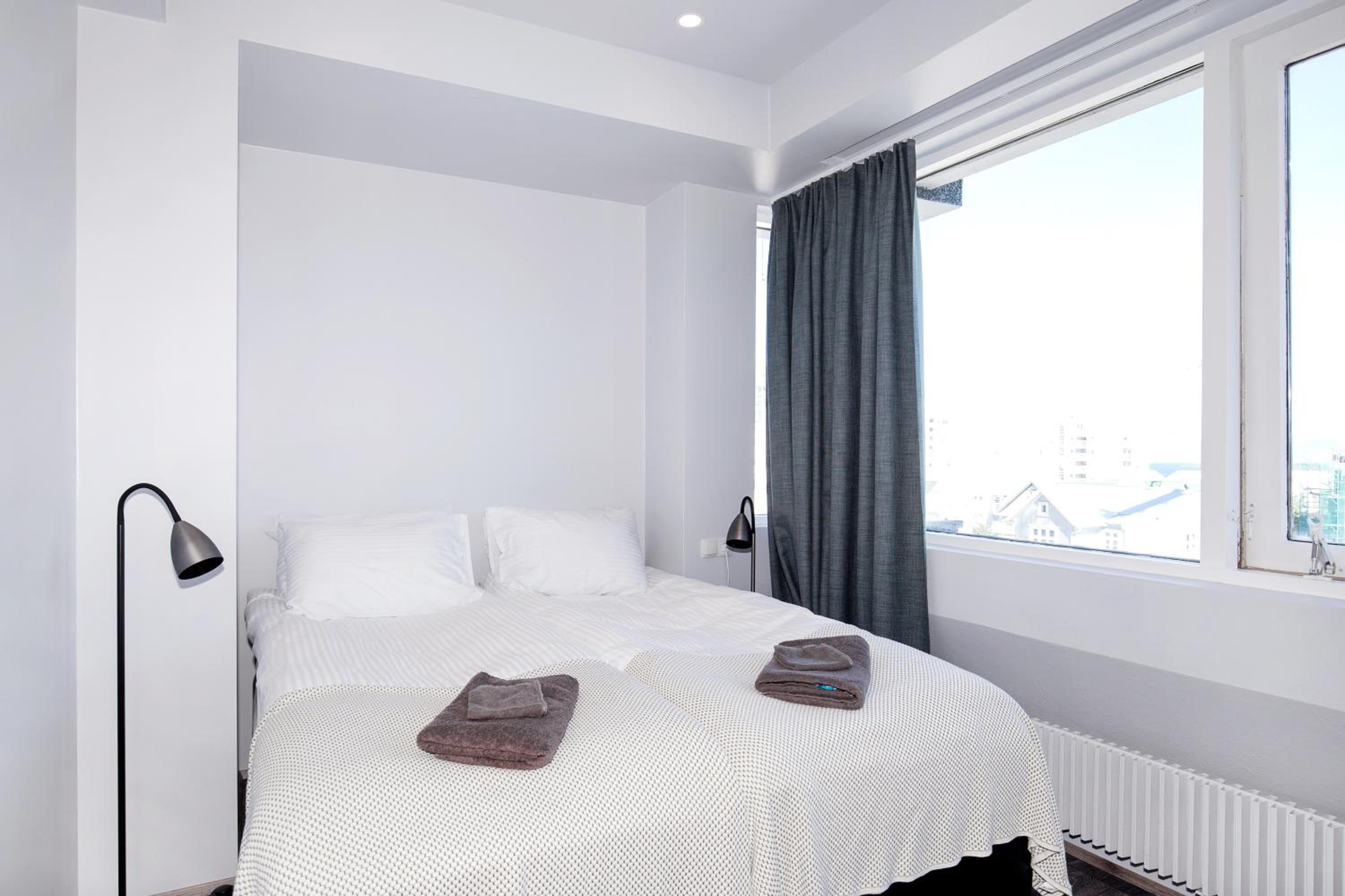 Large Studio Apartment photo 2
