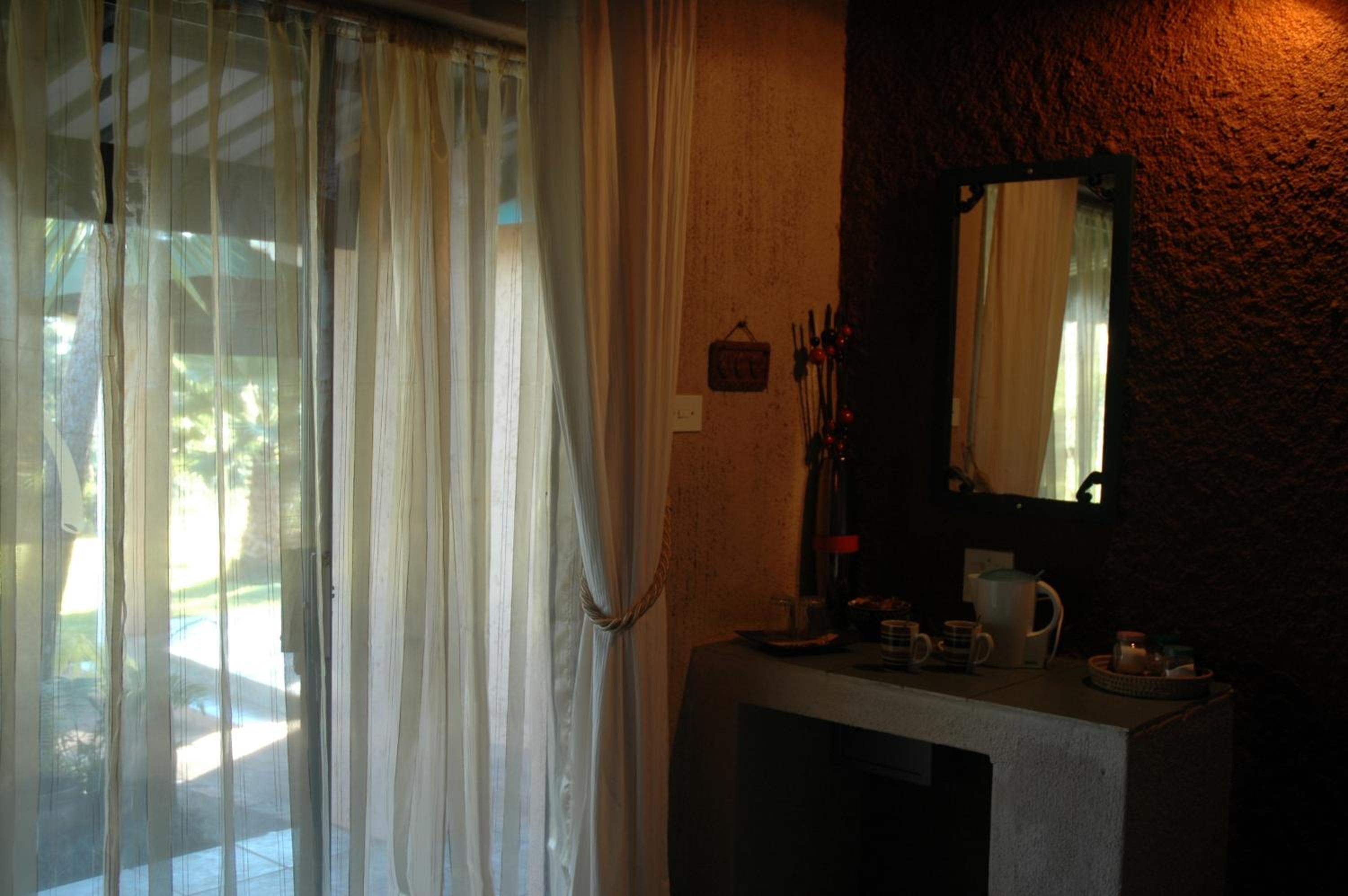 Deluxe Double Room - Photo 8