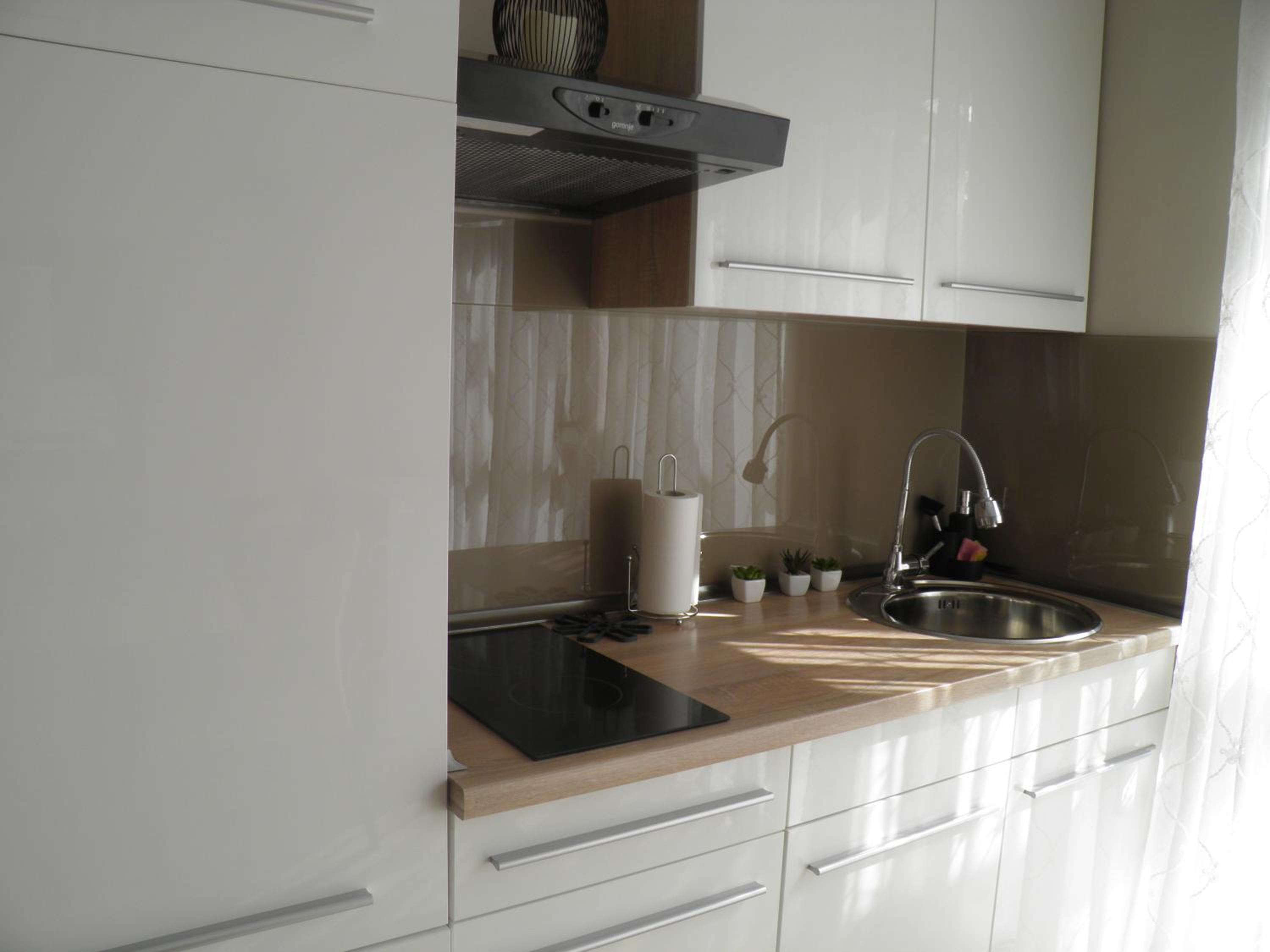 One-Bedroom House - Photo 18