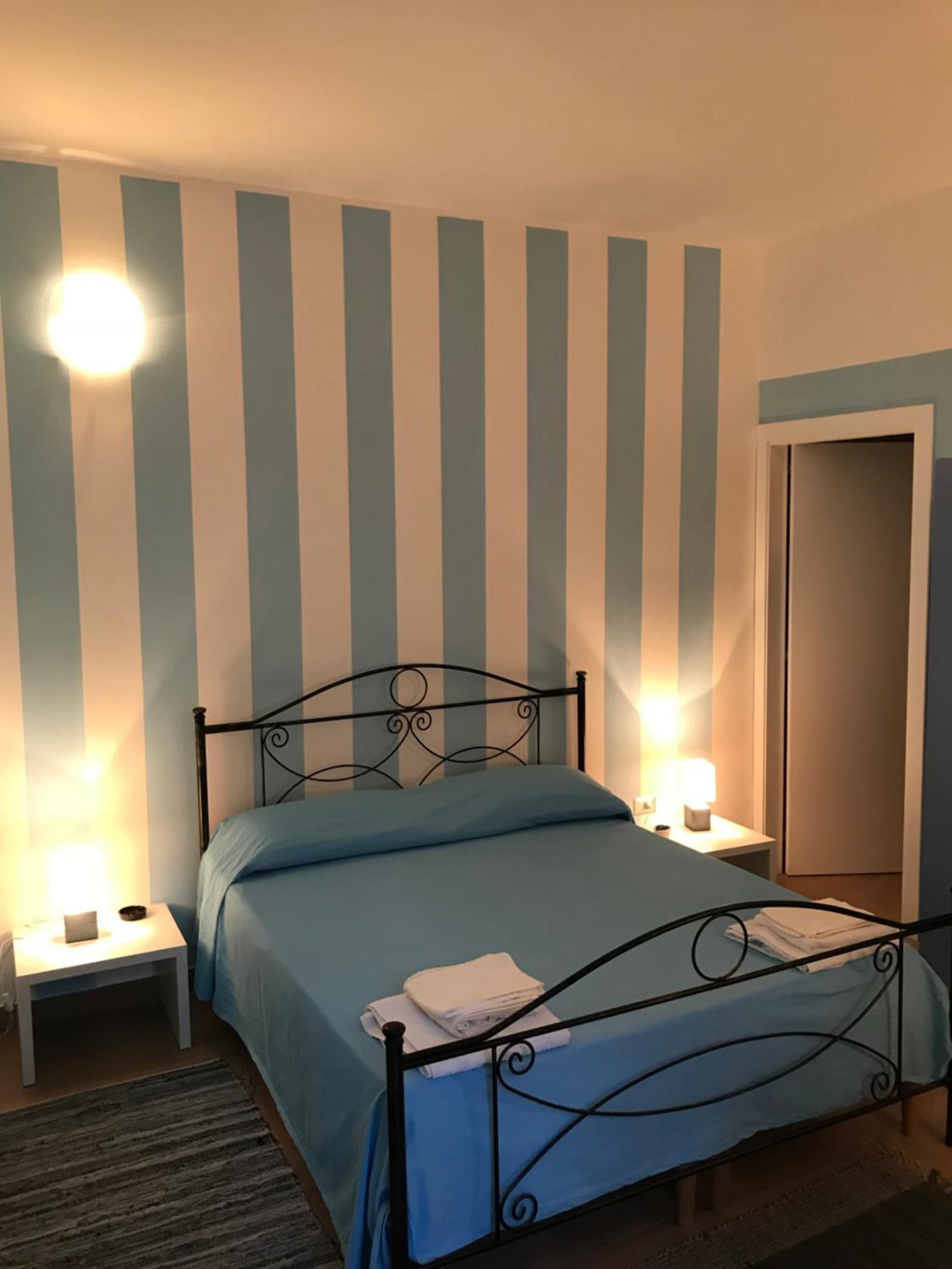 Deluxe Room (2 Adults + 1 Child)