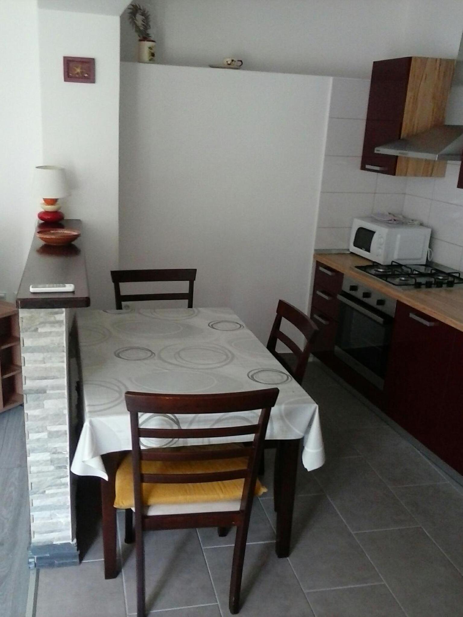 Apartment photo 2