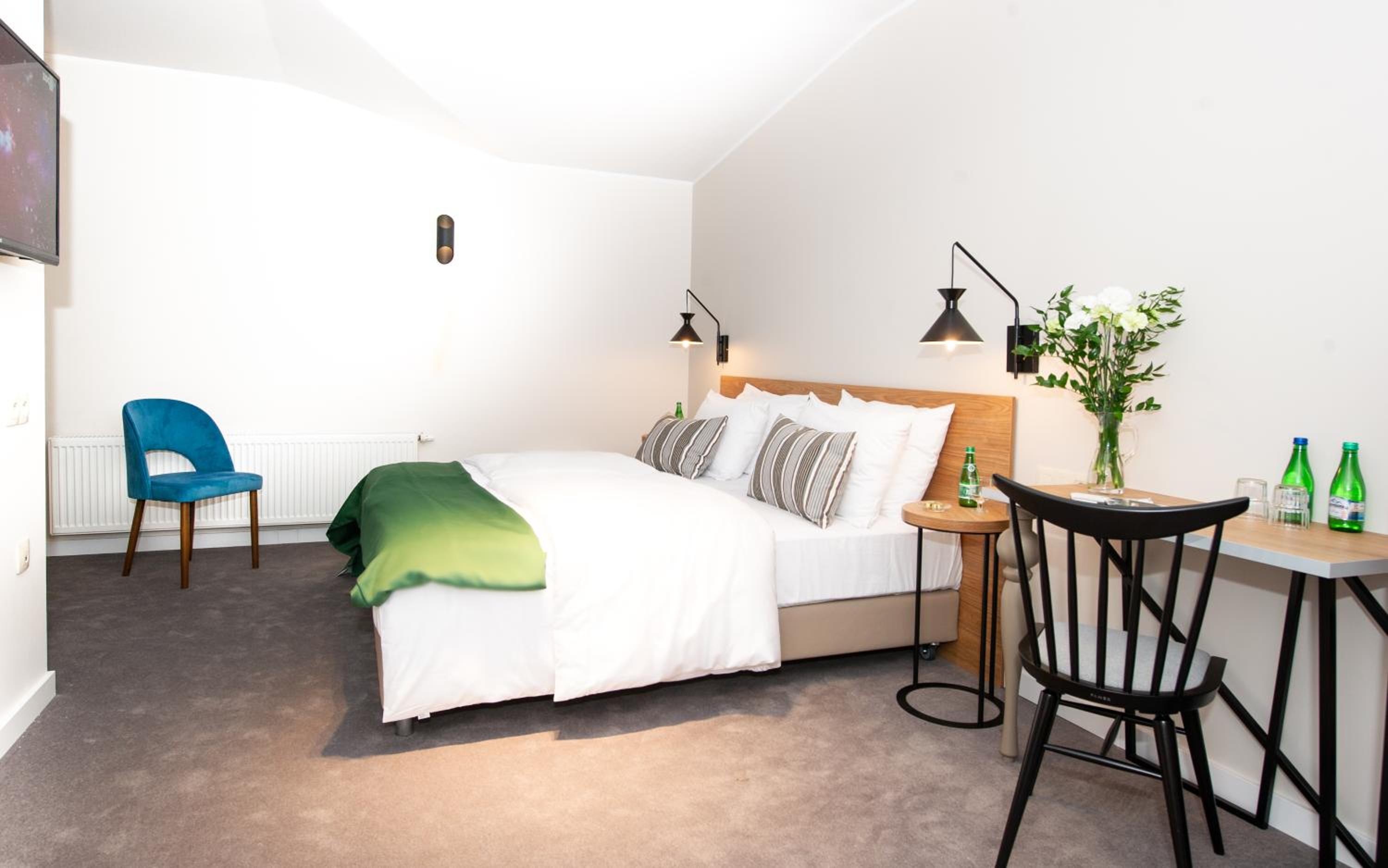 Quadruple Room - Disability Access - Photo 8