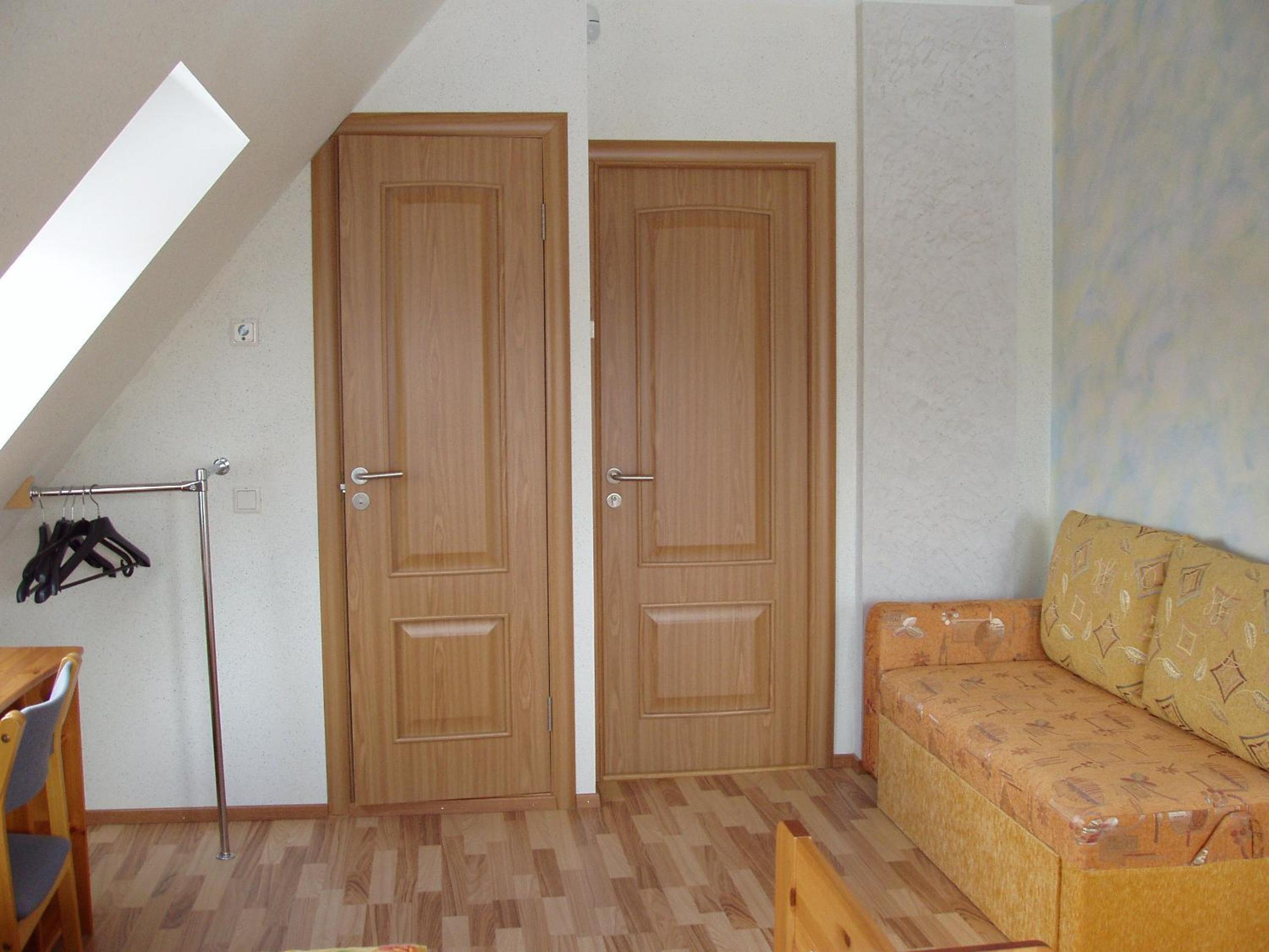 Twin Room with Balcony - Photo 9