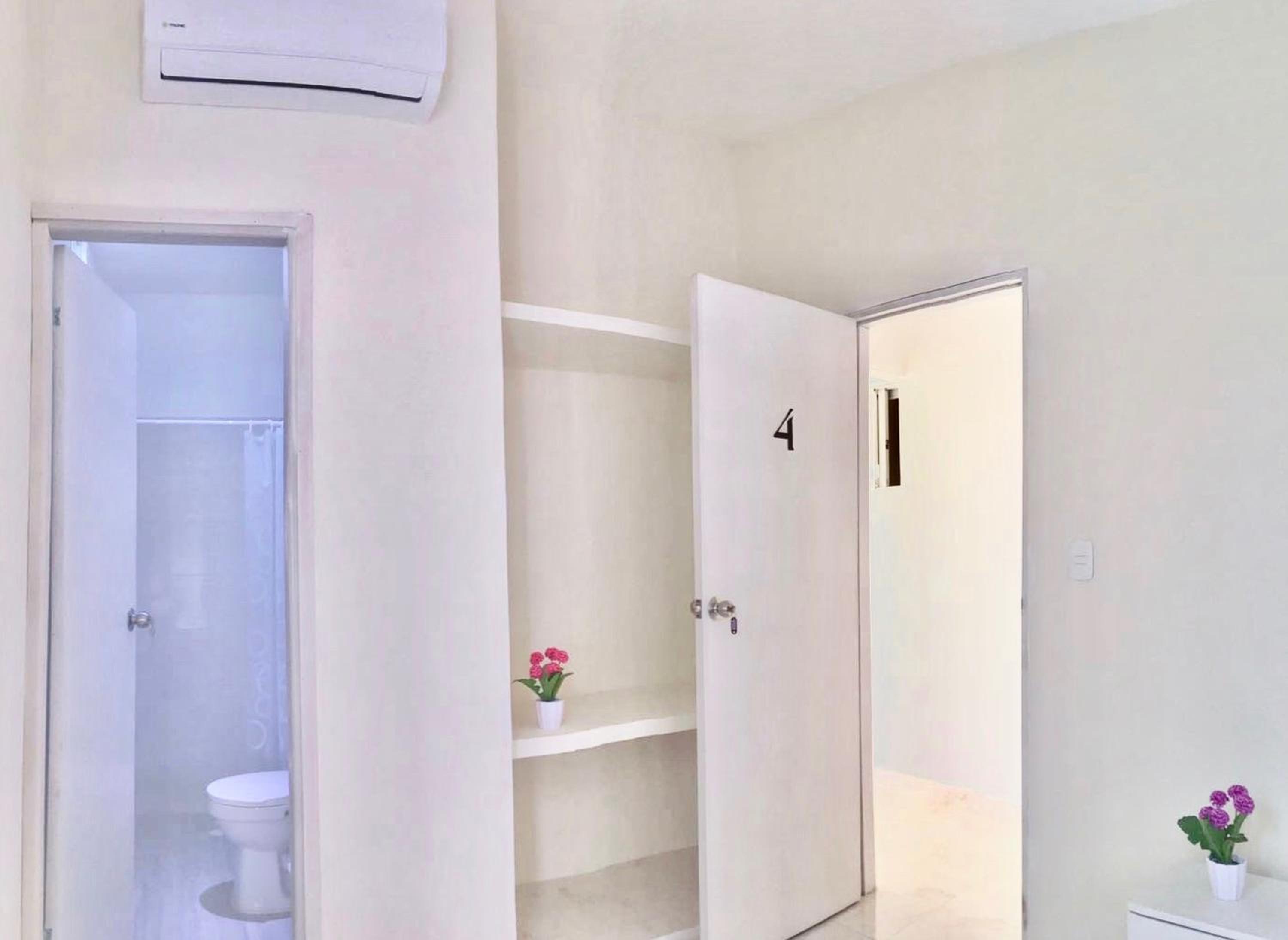 Twin Room With Private Bathroom photo 3