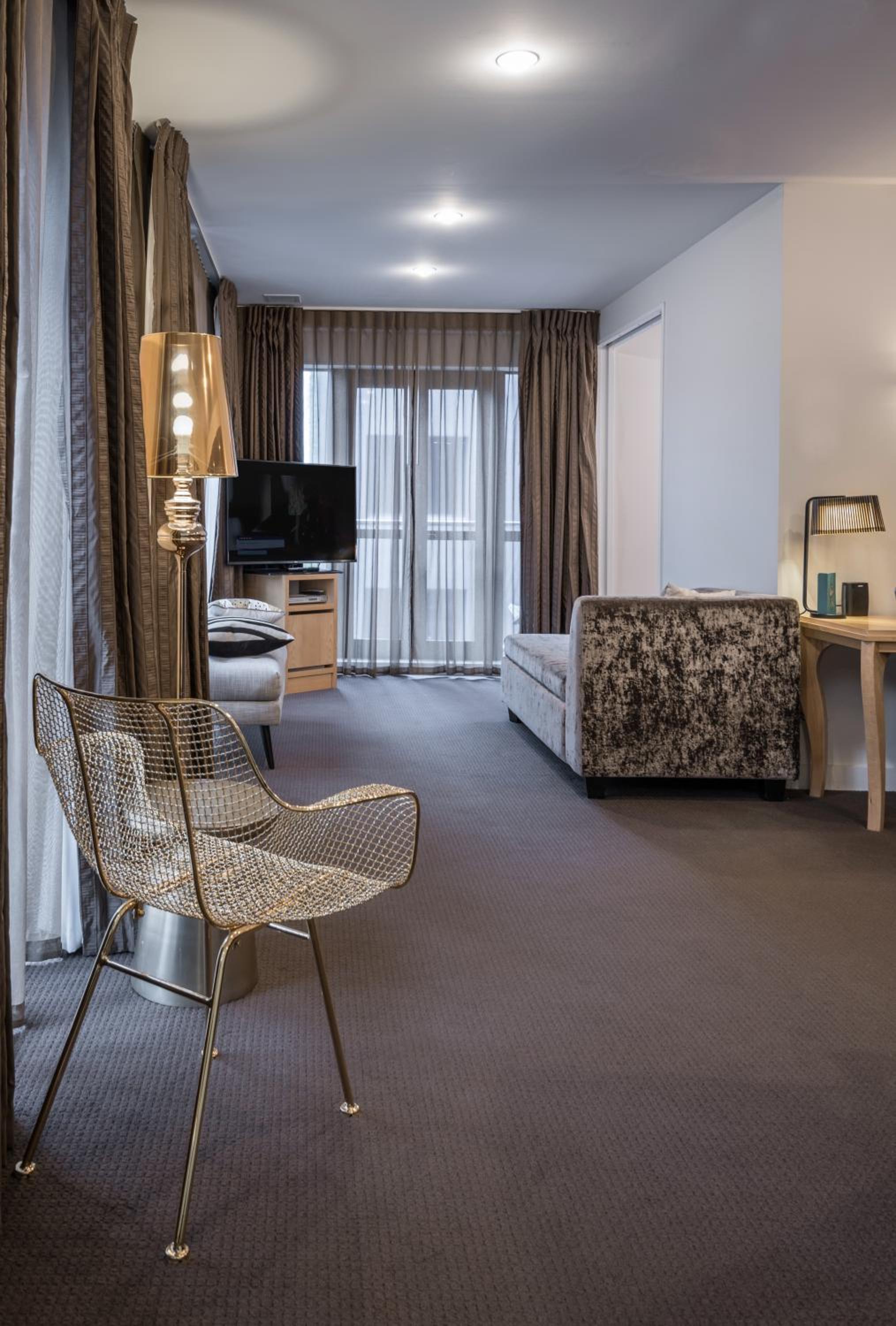 Family Package Kids Stay & Eat Free - Two Bedroom Apartment