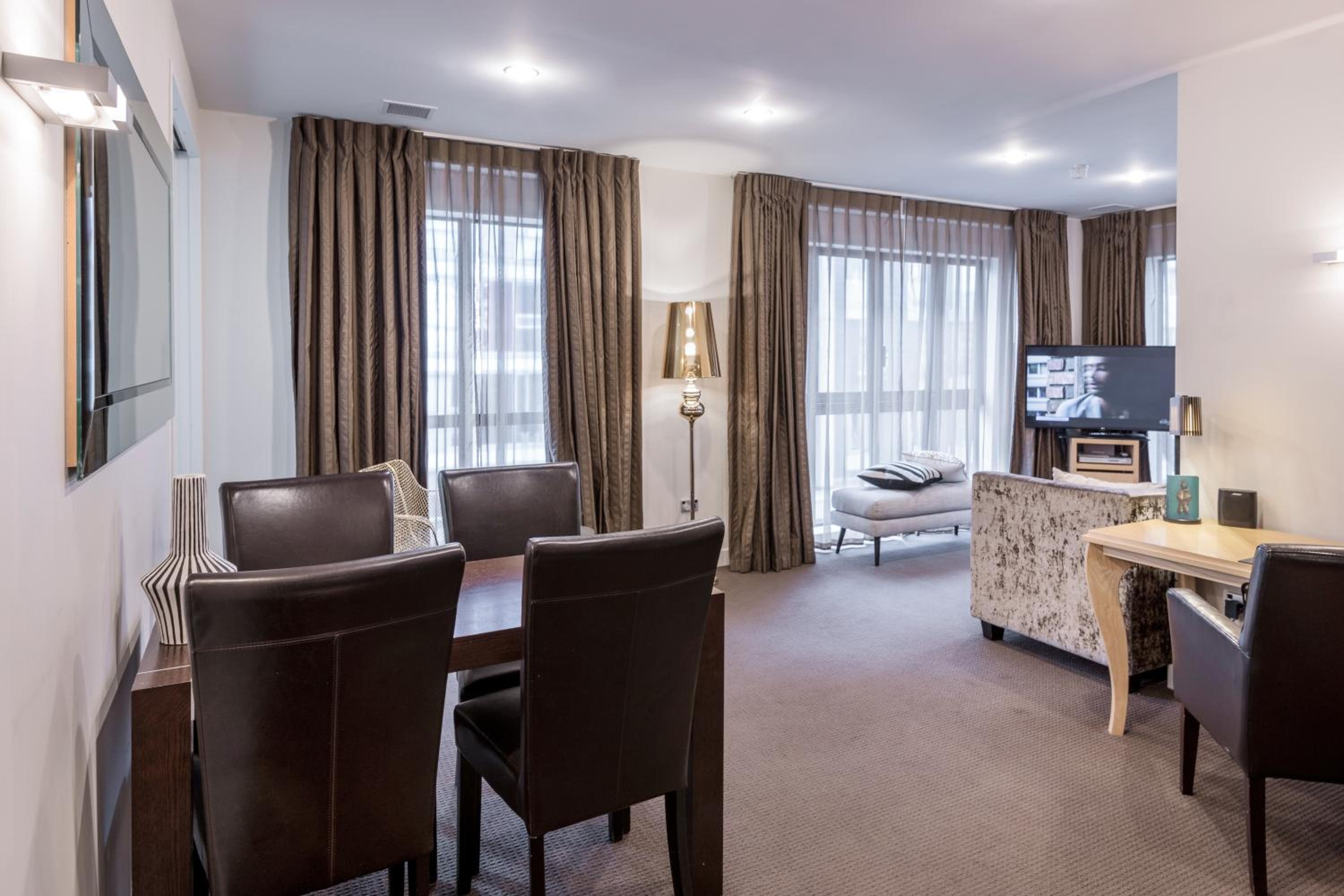 Family Package Kids Stay & Eat Free - Two Bedroom Apartment