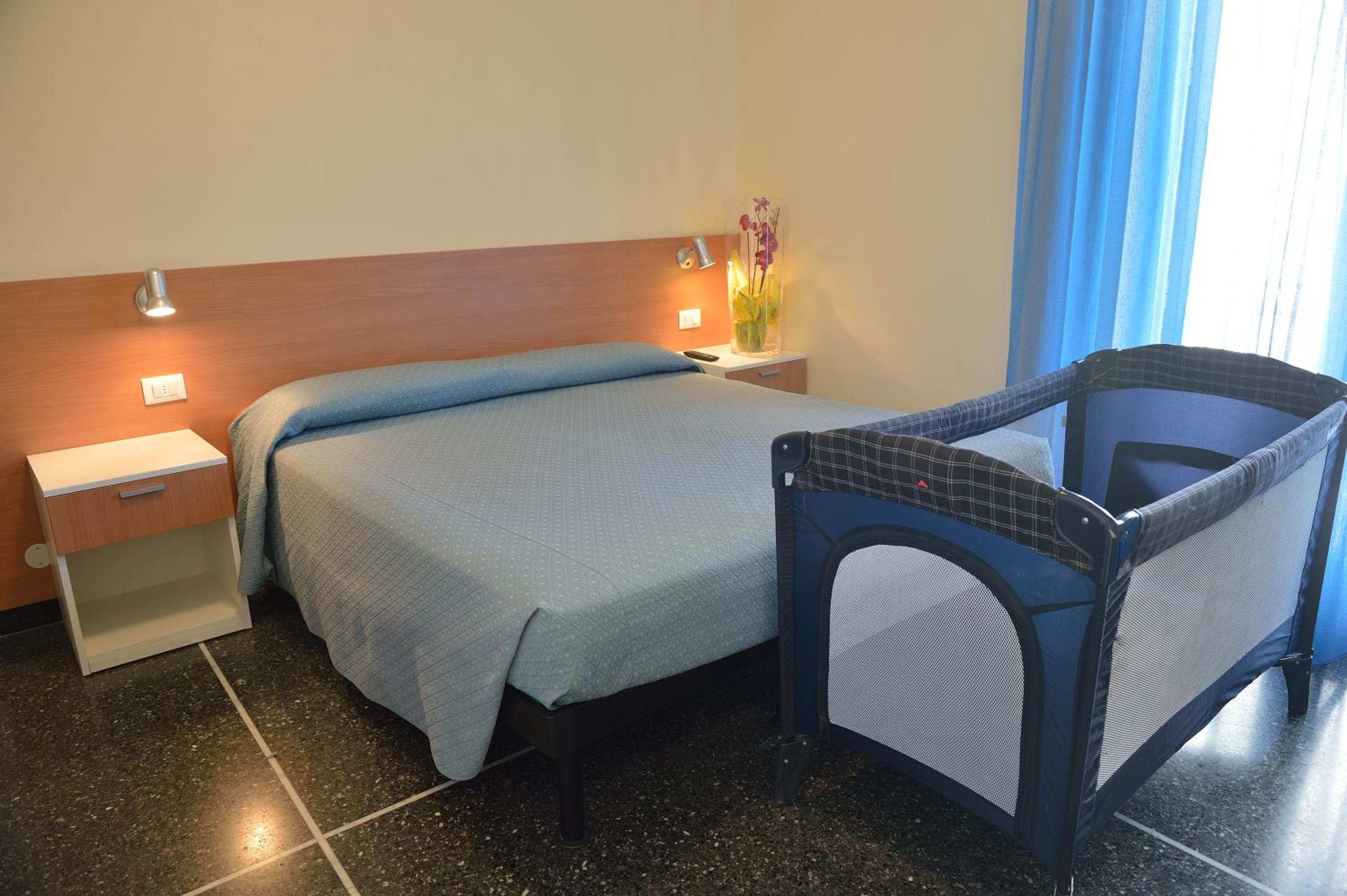 Double Room with Private Bathroom - Photo 1