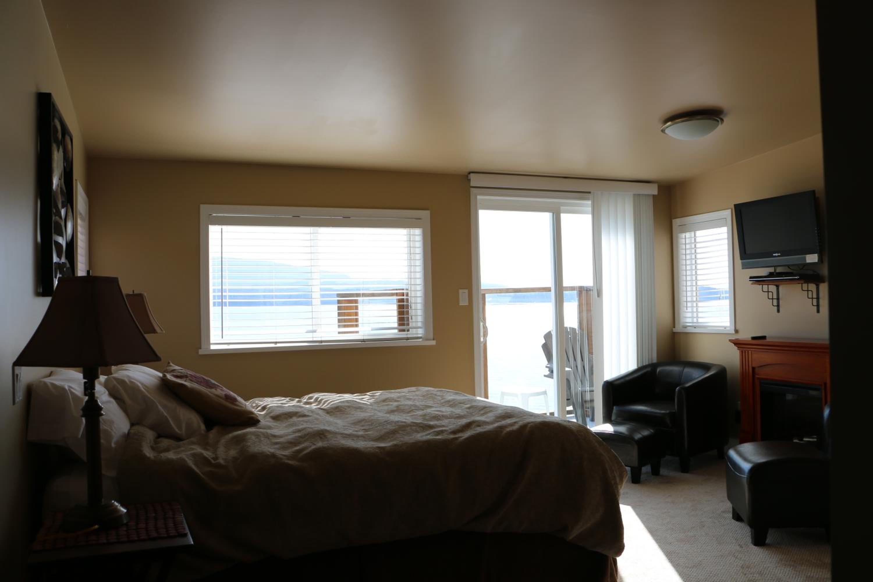 Deluxe Double Room with Balcony and Sea View