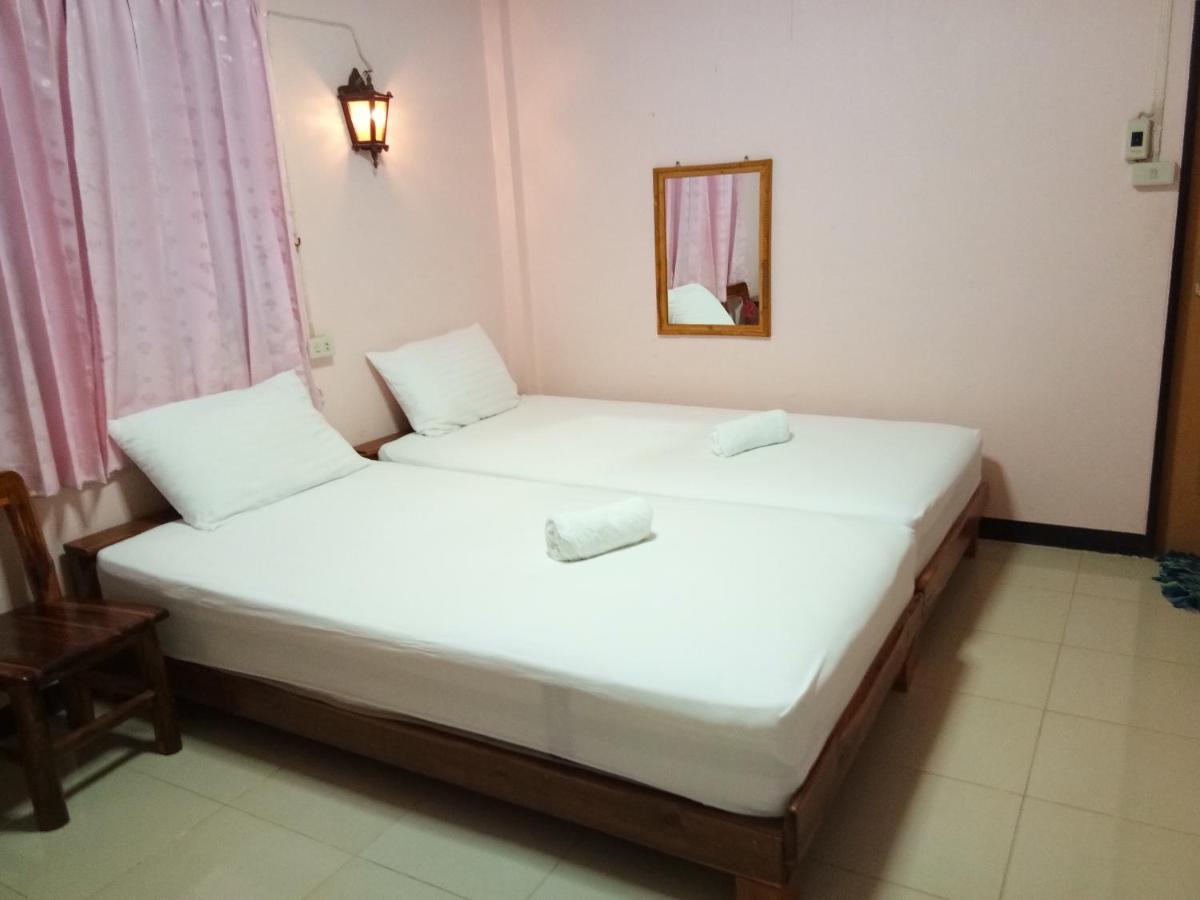 Standard Twin Room photo 2