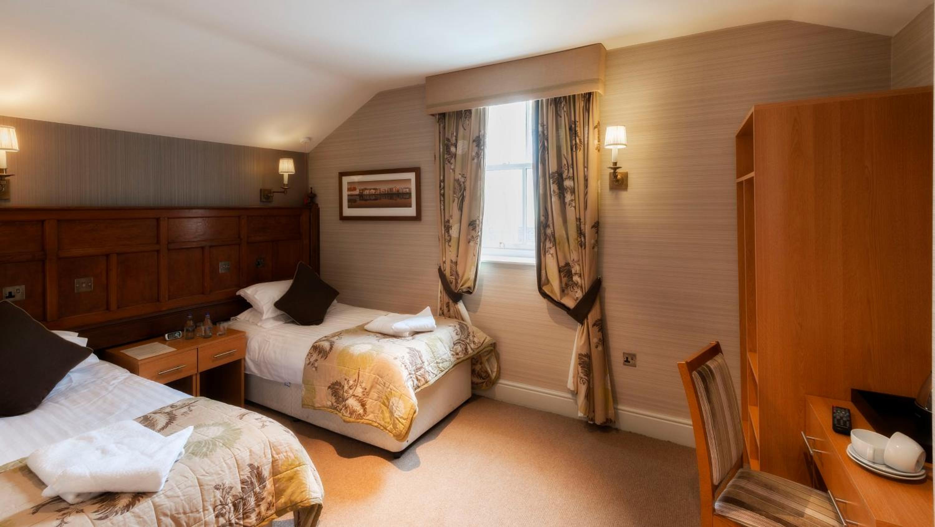Twin Room - Disability Access photo 1
