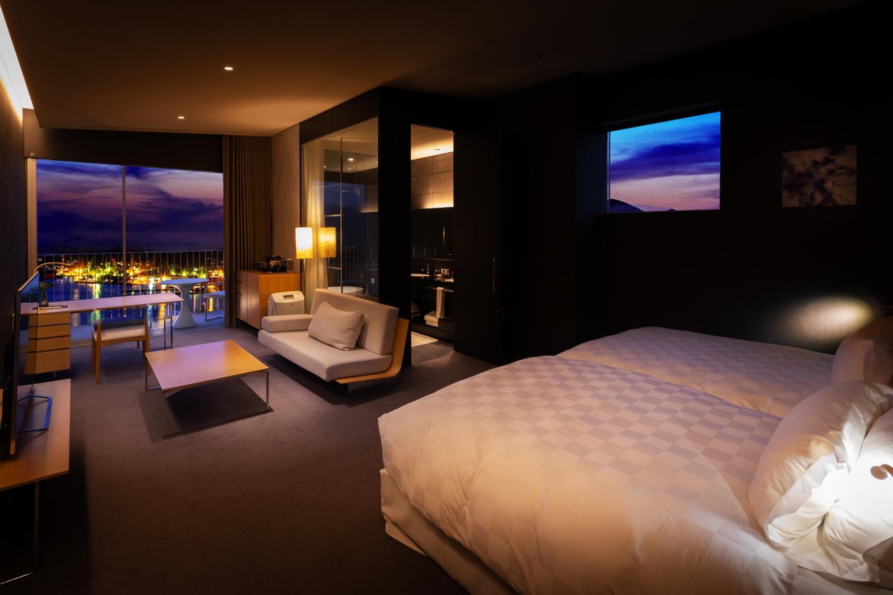 New Wing – Premium Harbor Suite Twin Room with Jacuzzi Bath