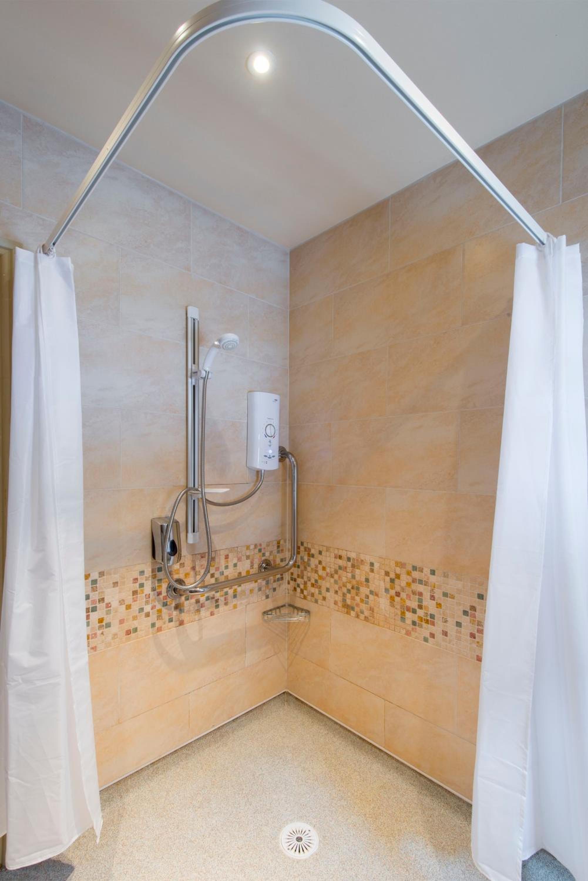 Twin Room - Disability Access photo 2