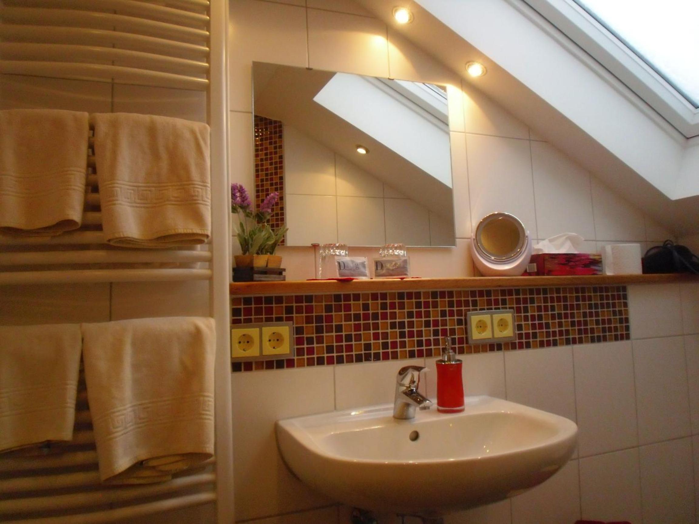 Comfort Double Room with Balcony and Lake View photo 3