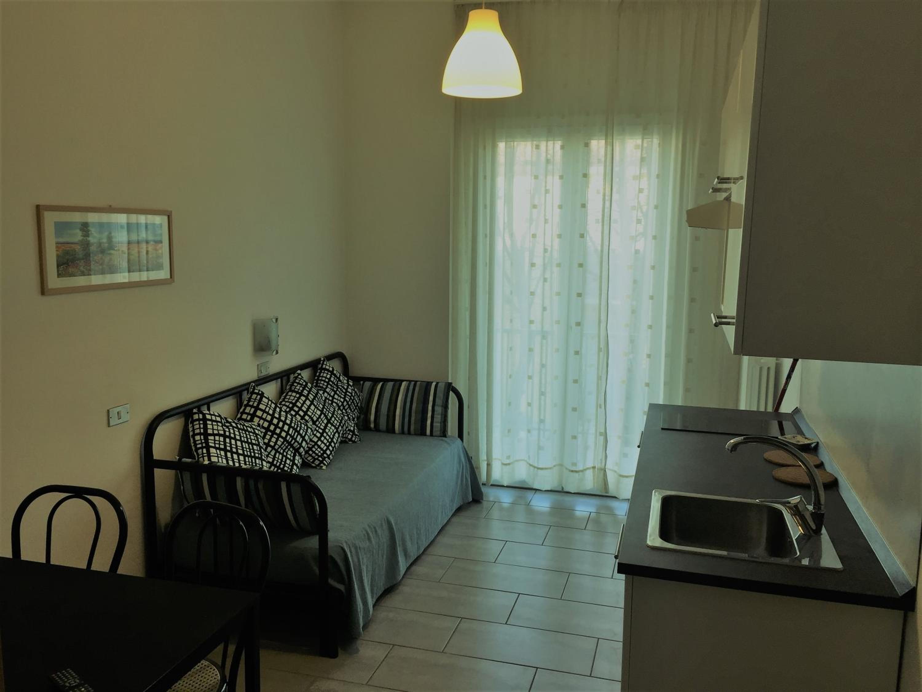 One-Bedroom Apartment - Photo 6