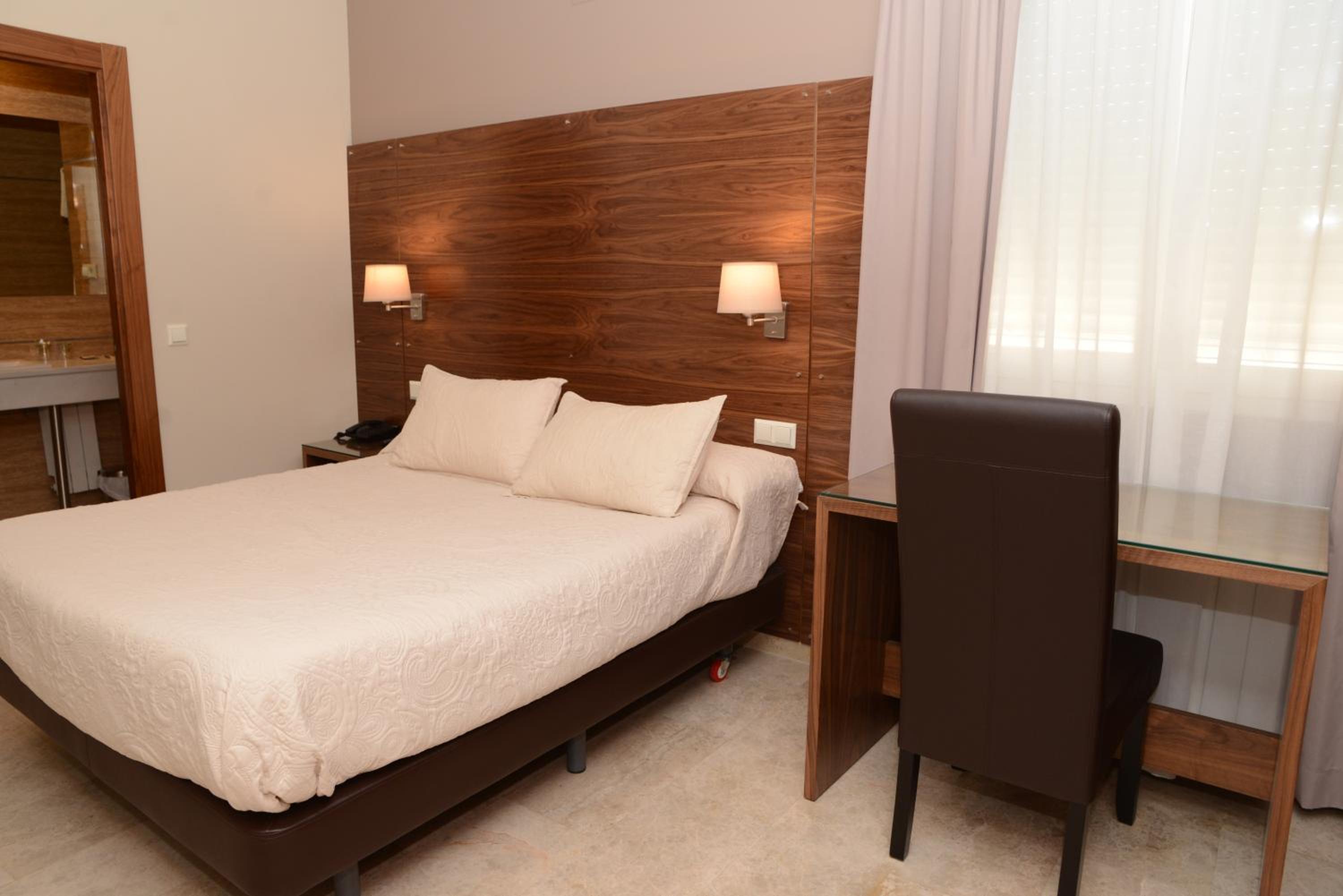 Double Room - Photo 3