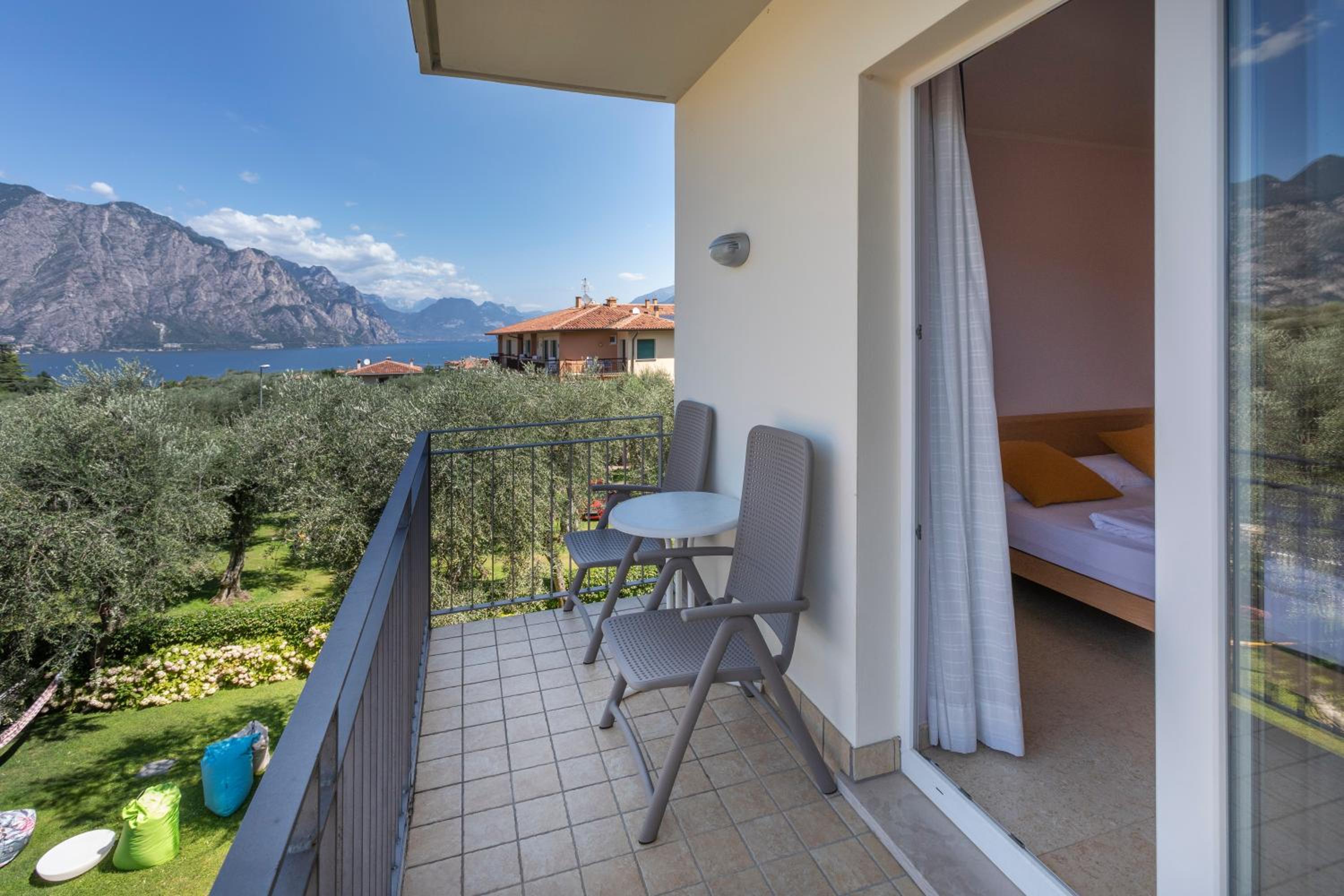 Triple Room with Lake View - Photo 38