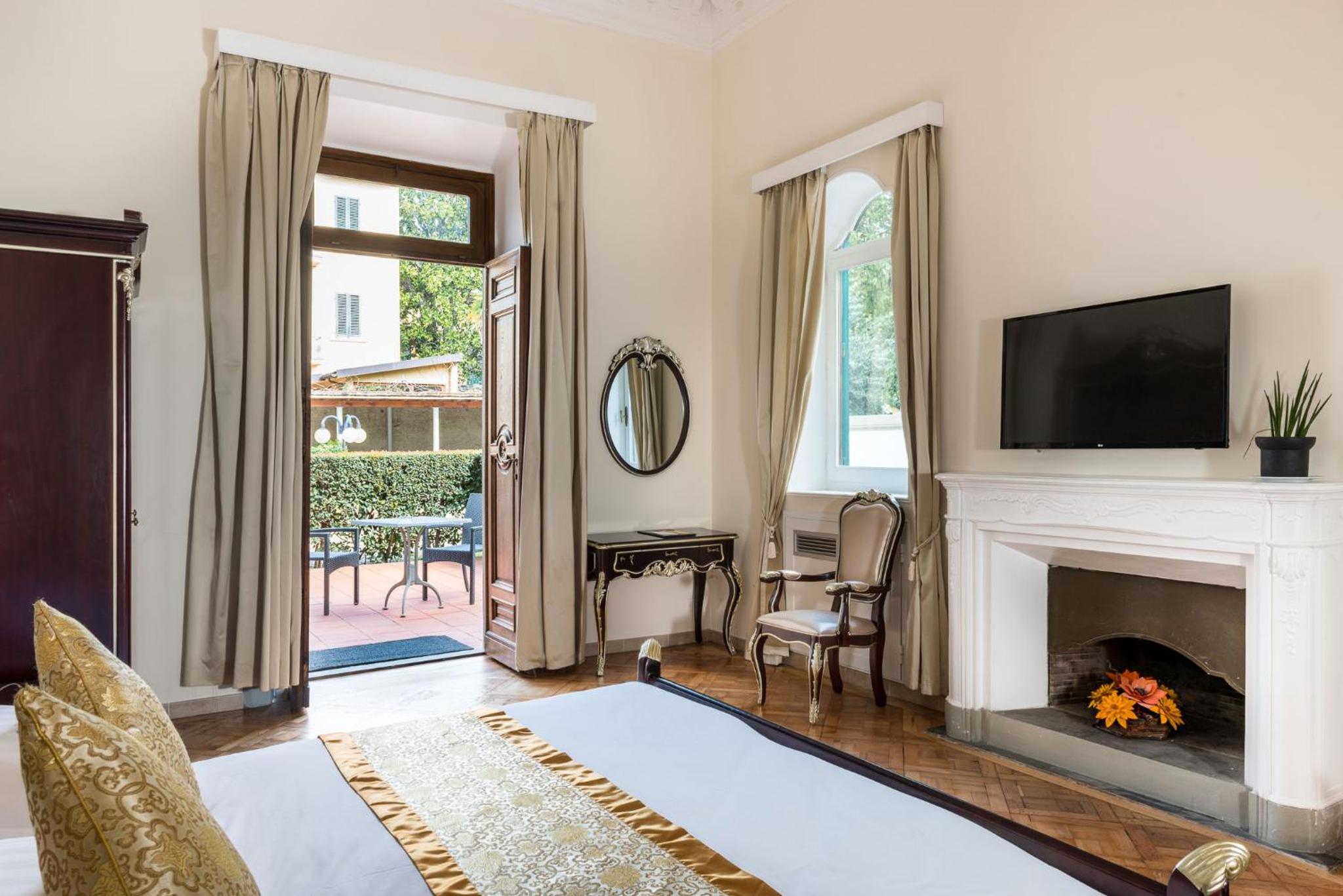 Deluxe Double Room with Terrace photo 2