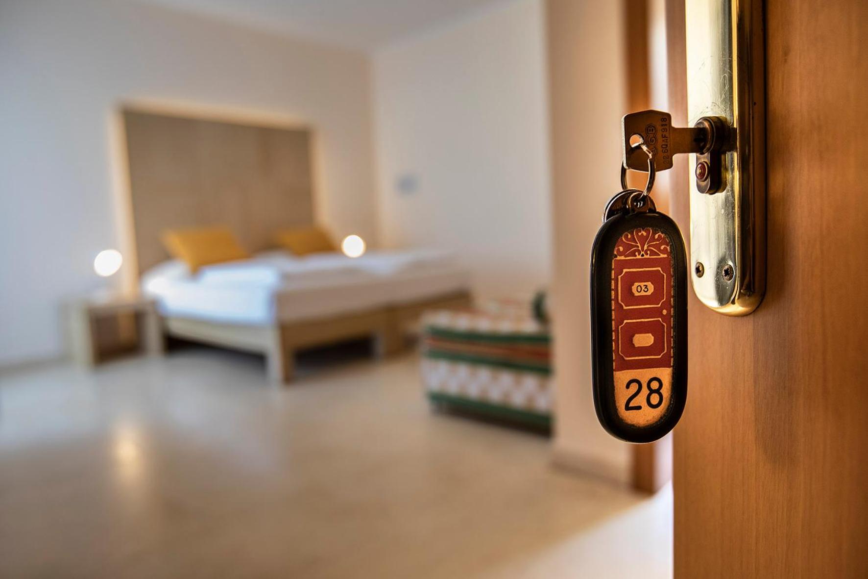 Triple Room with Lake View - Photo 17