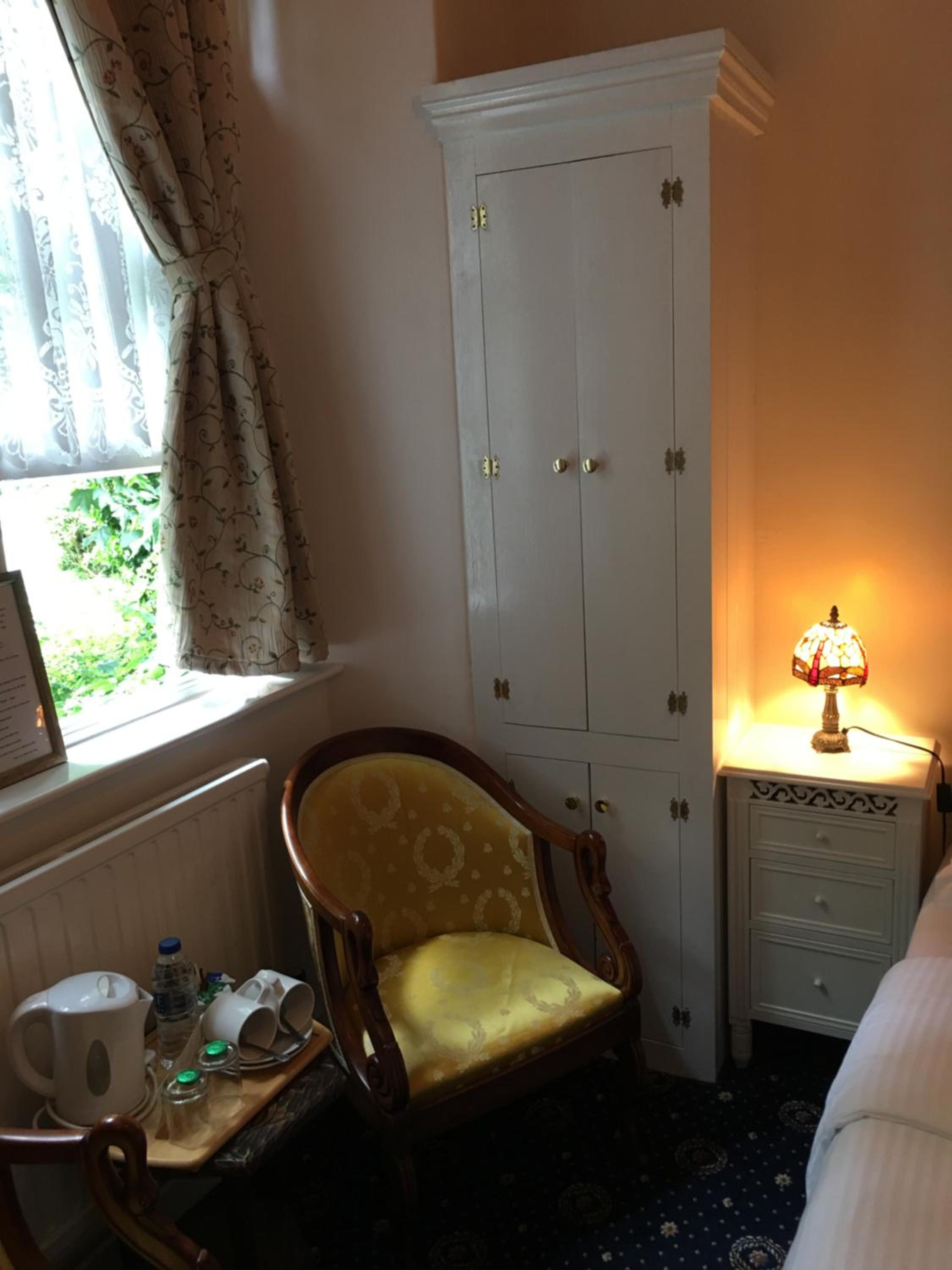 Small Double Room - Room 6 photo 1