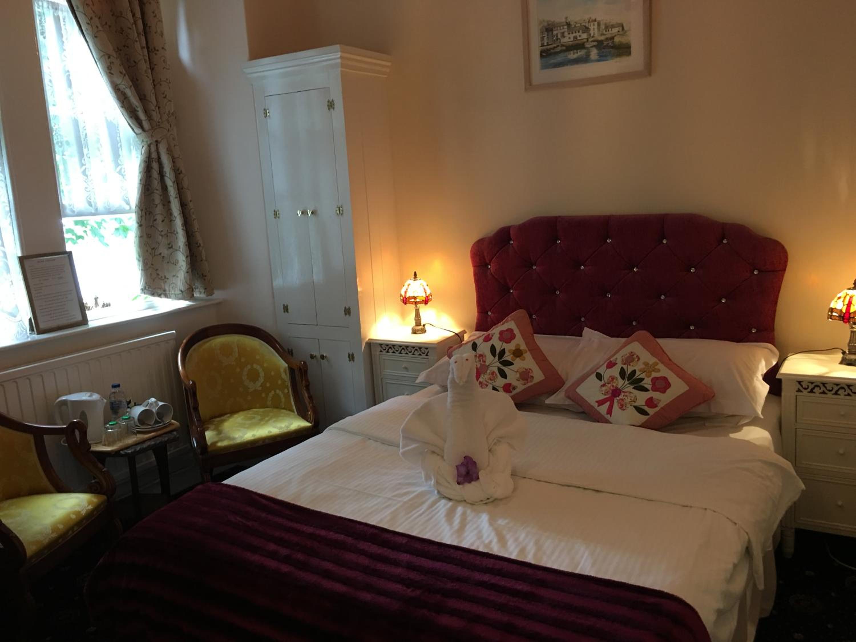 Small Double Room - Room 6 photo 3