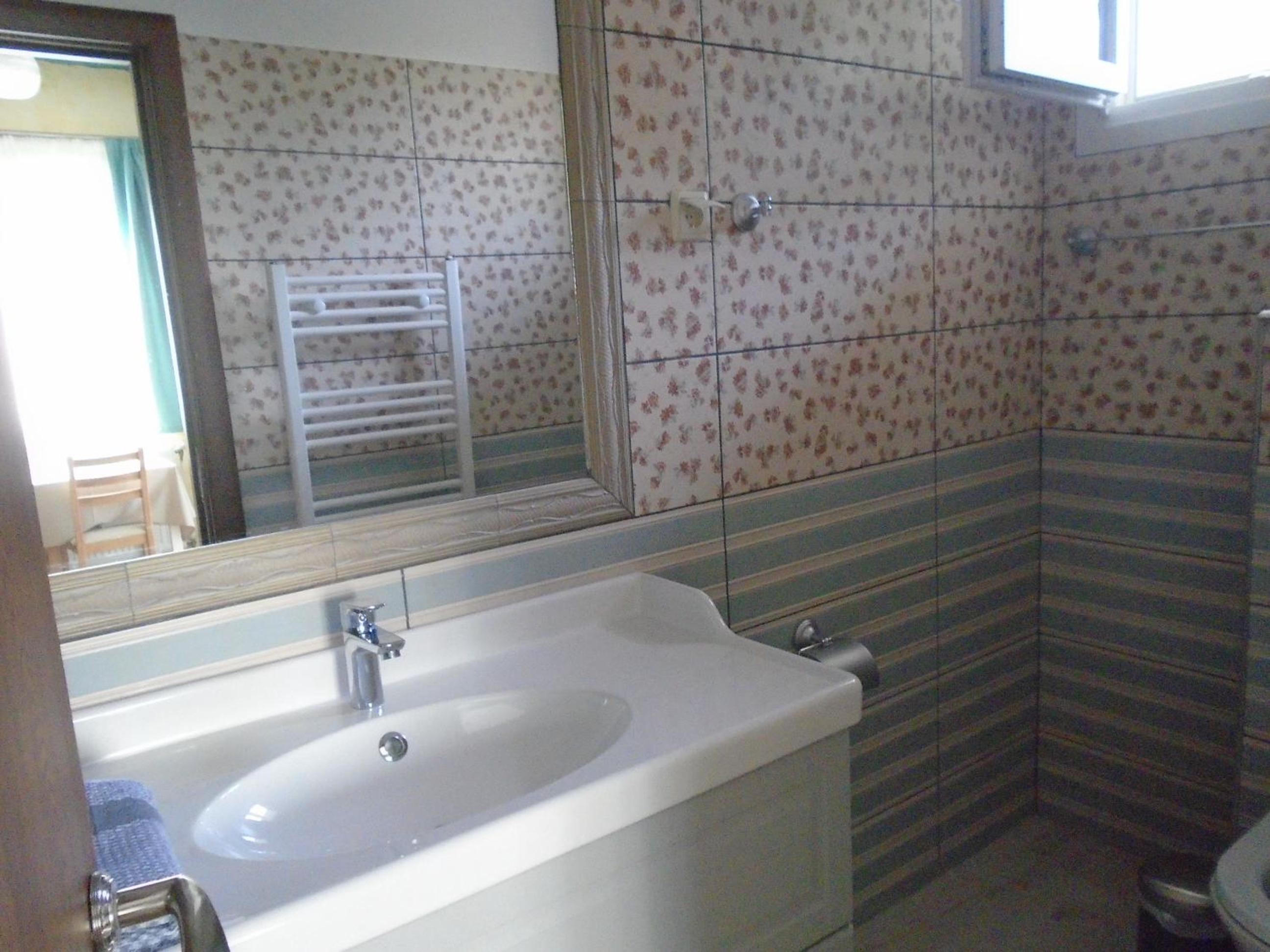 Double Room with Balcony - Photo 24