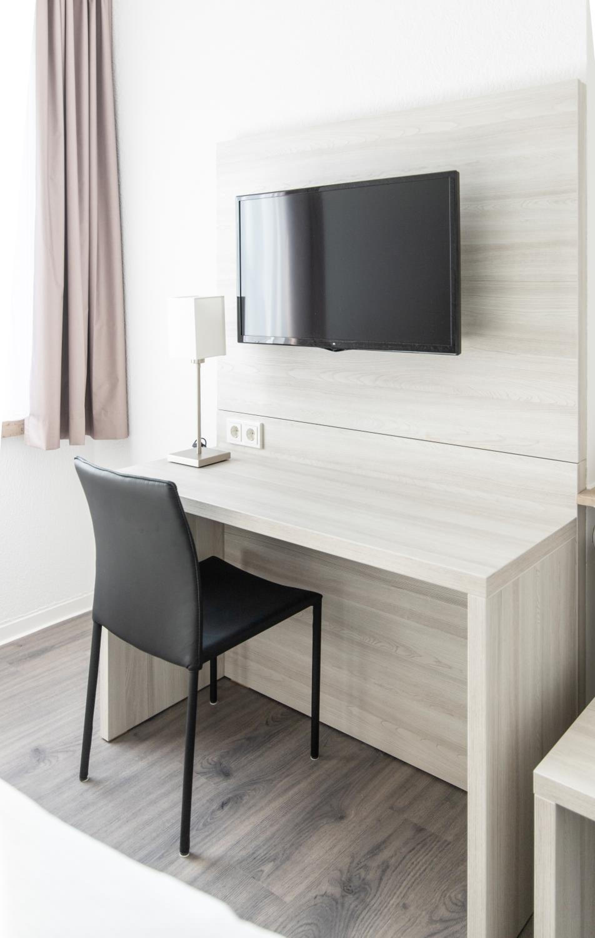 Standard Double Room - Photo 5